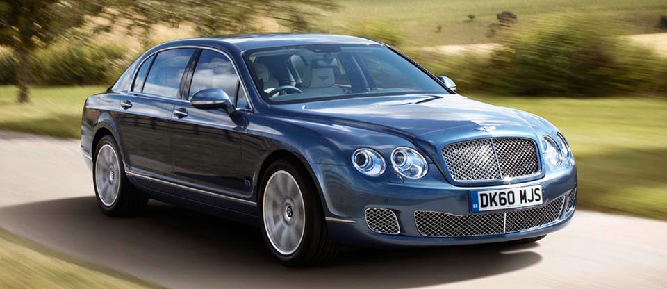 Mạnh hơn Mercedes-Maybach S 560, Bentley Continental Flying Spur cũ bán đắt hơn VinFast Lux A2.0 chỉ 200 triệu - Ảnh 2.