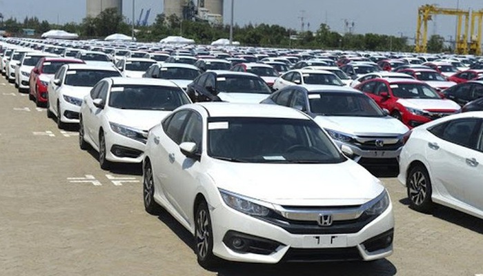 Công nghiệp ô tô Thái Lan lao dốc vì đại dịch, Việt Nam vẫn nhập mạnh - Ảnh 1.