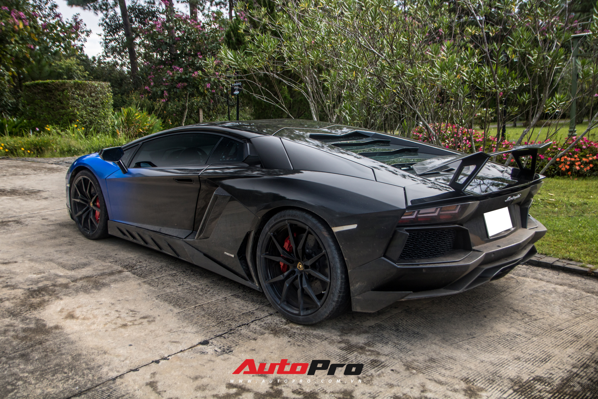 Bắt trend, Lamborghini Aventador biến hoá với ngoại thất khác lạ lần thứ 3 - Ảnh 7.