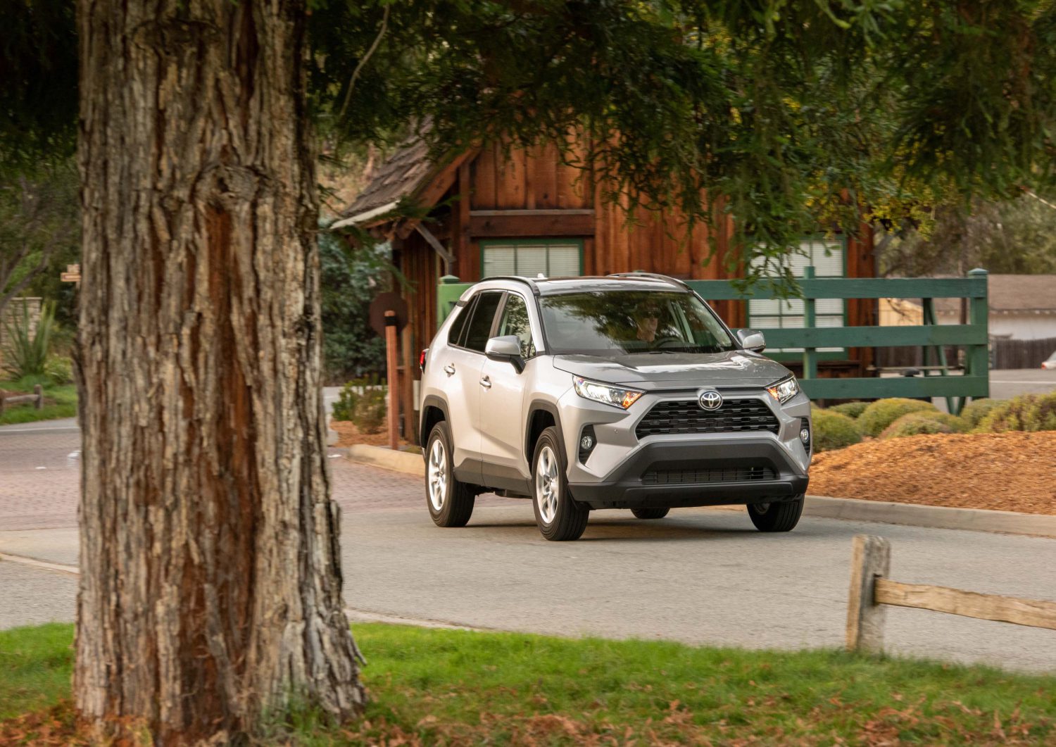 Lấy RAV4 ra làm phép thử liệu có phải là phương thức khôn ngoan của Nissan?