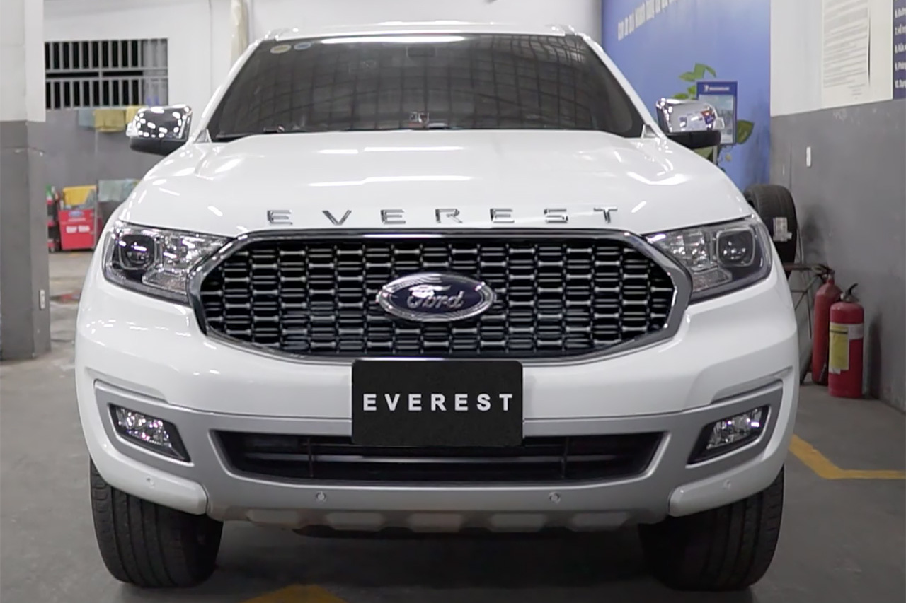 Ford Everest 2021 về đại lý: 3 phiên bản, cạnh tranh Toyota Fortuner - Ảnh 1.