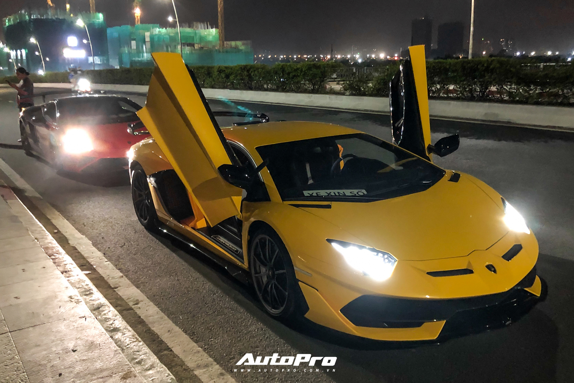 Lamborghini Aventador SVJ từ Sài Gòn bất ngờ ra Hà Nội đăng kiểm, dân tình thắc mắc chủ nhân thực sự của siêu bò hàng độc - Ảnh 3.