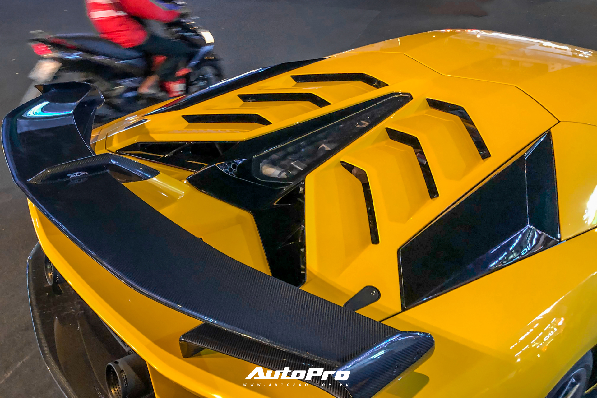 Cận cảnh Lamborghini Aventador SVJ thứ 2 tại Việt Nam: Nhiều chi tiết là điểm nhấn tạo nên sự khác biệt - Ảnh 9.