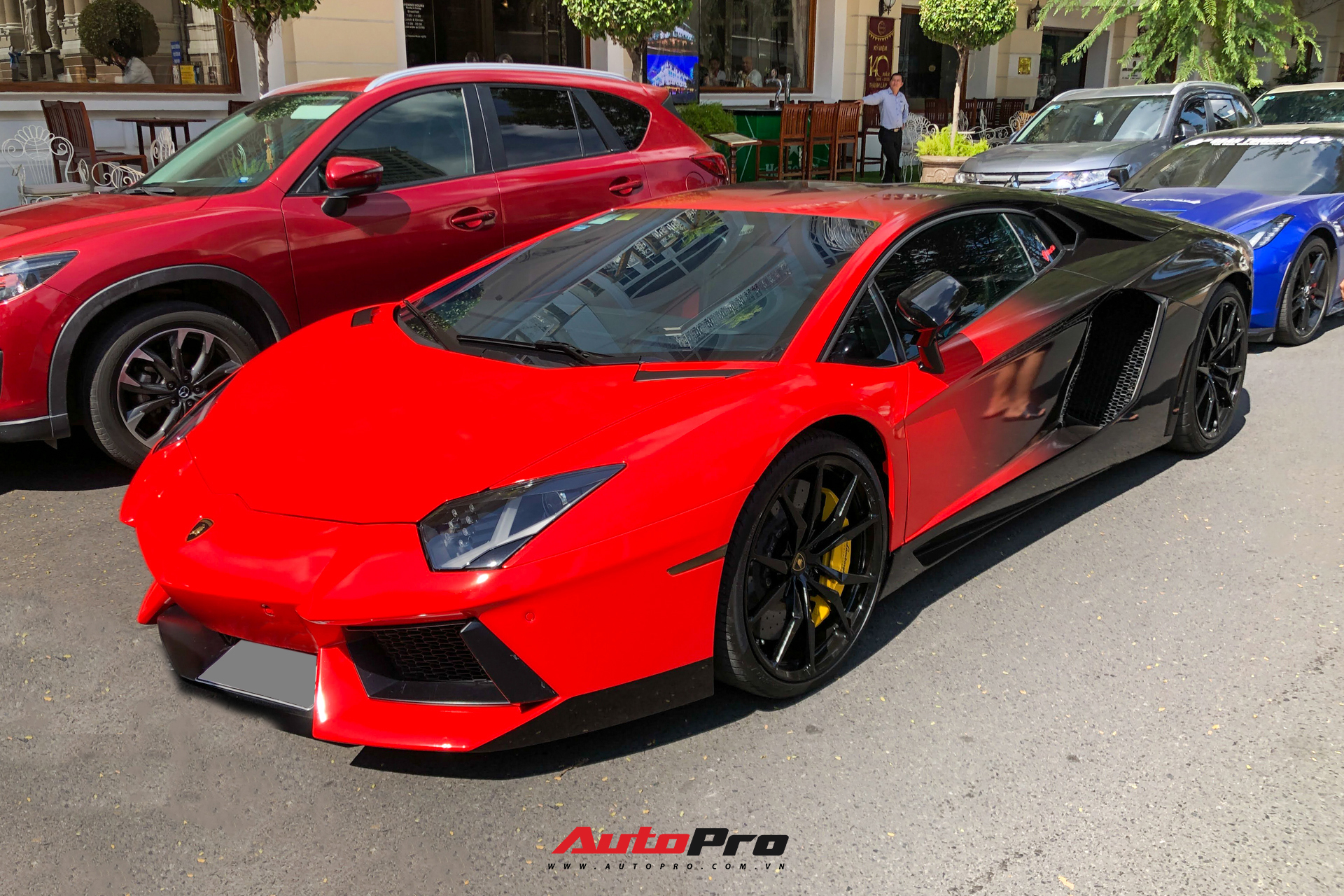 Sau màn lột xác ngỡ ngàng, Lamborghini Aventador LP700-4 có lai lịch đặc biệt nhất Việt Nam được chủ xe đưa đi hoà nhập cộng đồng - Ảnh 1.