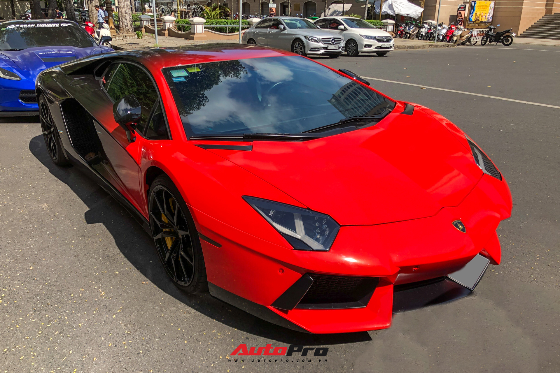 Sau màn lột xác ngỡ ngàng, Lamborghini Aventador LP700-4 có lai lịch đặc biệt nhất Việt Nam được chủ xe đưa đi hoà nhập cộng đồng - Ảnh 2.