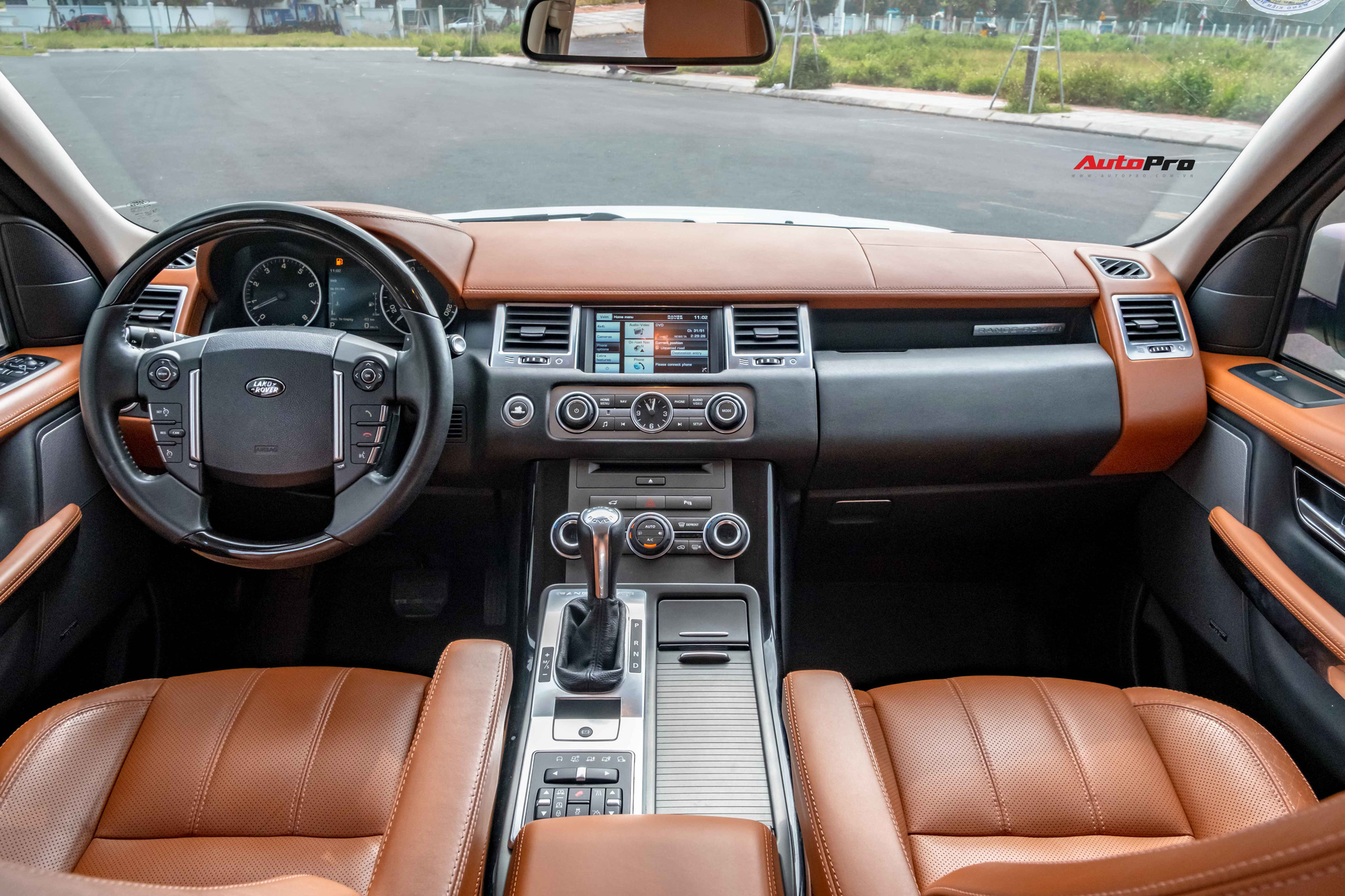 Bán Range Rover Sport biển 699.99 giá 1,8 tỷ, chủ nhân tiết lộ: Tiền biển đủ mua Kia Moring, nhiều đại gia hỏi mua để trưng bày - Ảnh 4.