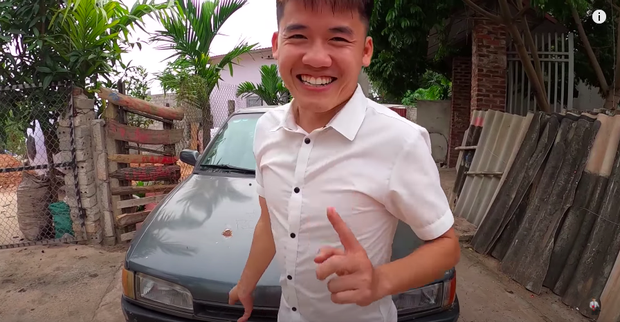 Hưng Vlog tuyên bố đã mua xe ô tô với giá chỉ… 40 triệu, nhưng khán giả xem clip chẳng quan tâm mà chỉ lo “bóc phốt” điều này - Ảnh 5.