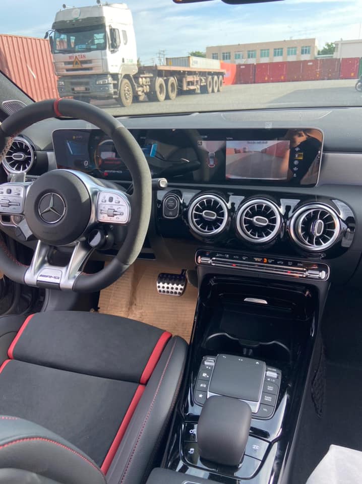 Mercedes-AMG A 45 S đầu tiên về Việt Nam, giá dự kiến hơn 2 tỷ đồng - Ảnh 3.