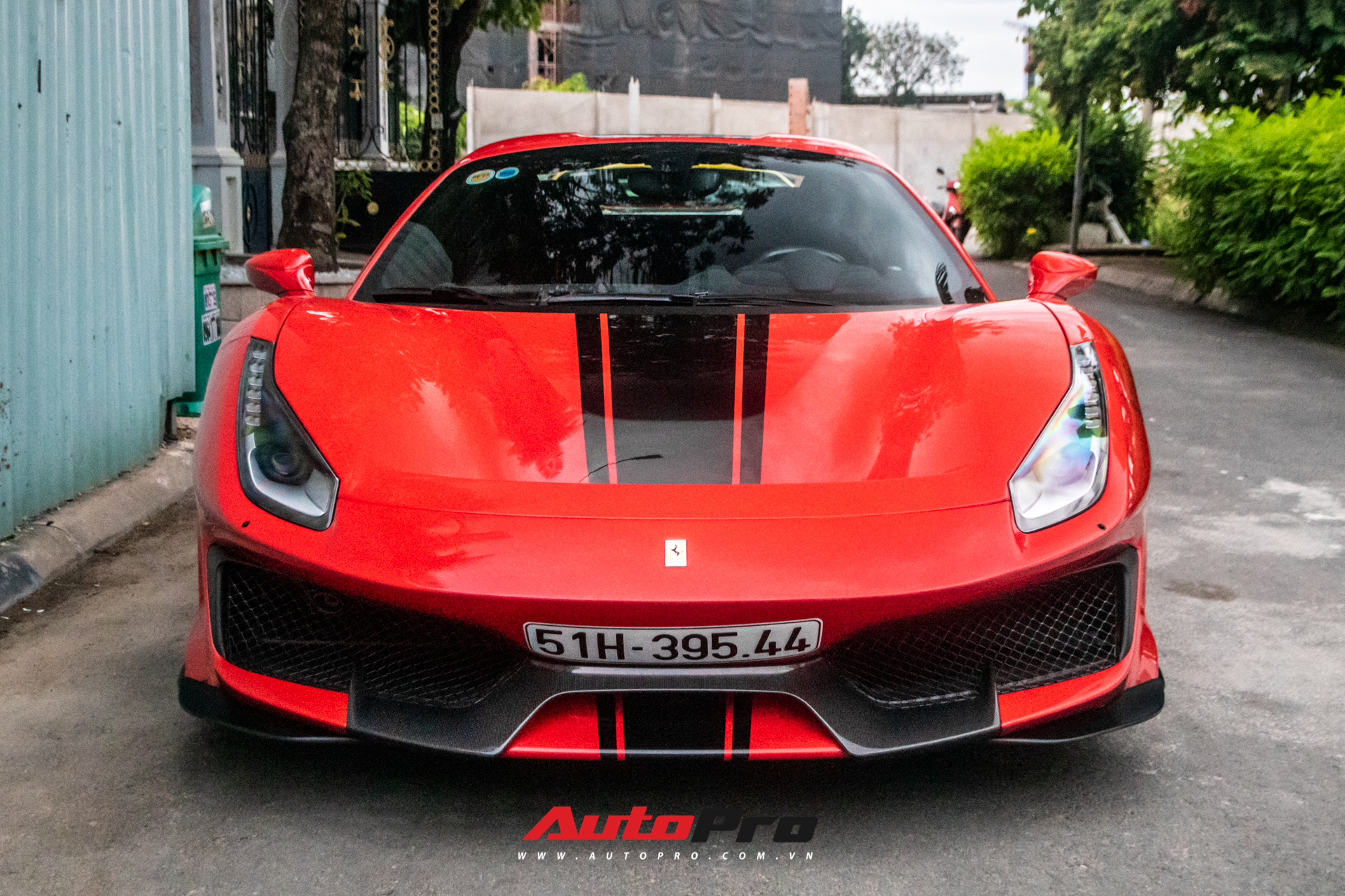 Hoàng Kim Khánh mang dàn siêu xe trăm tỷ diễu hành tại Sài Gòn: Ferrari 488 Pista Spider chiếm sóng, McLaren Senna chốt đoàn - Ảnh 2.