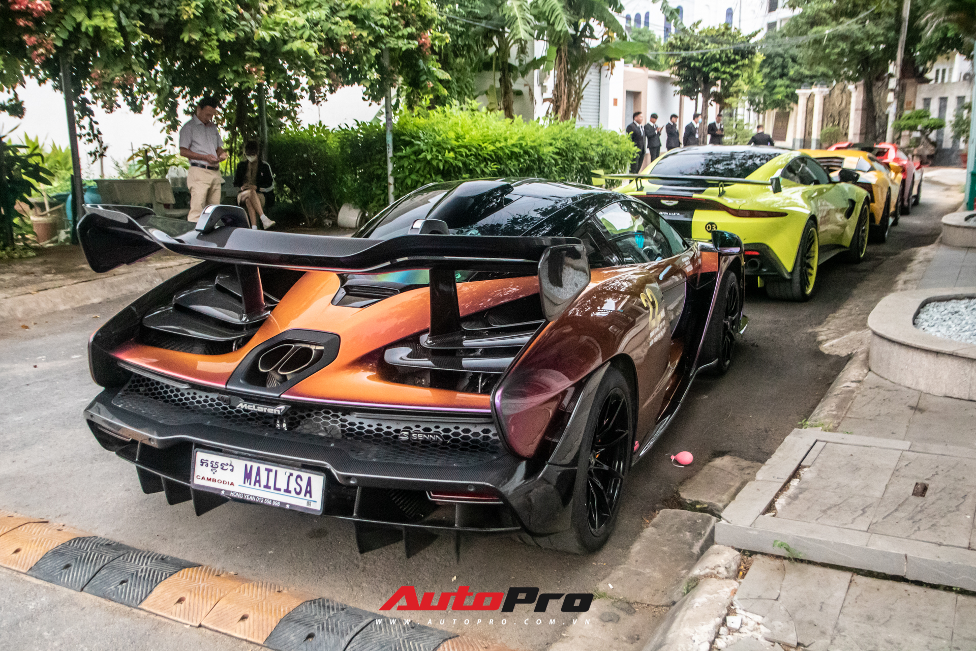 Hoàng Kim Khánh mang dàn siêu xe trăm tỷ diễu hành tại Sài Gòn: Ferrari 488 Pista Spider chiếm sóng, McLaren Senna chốt đoàn - Ảnh 10.