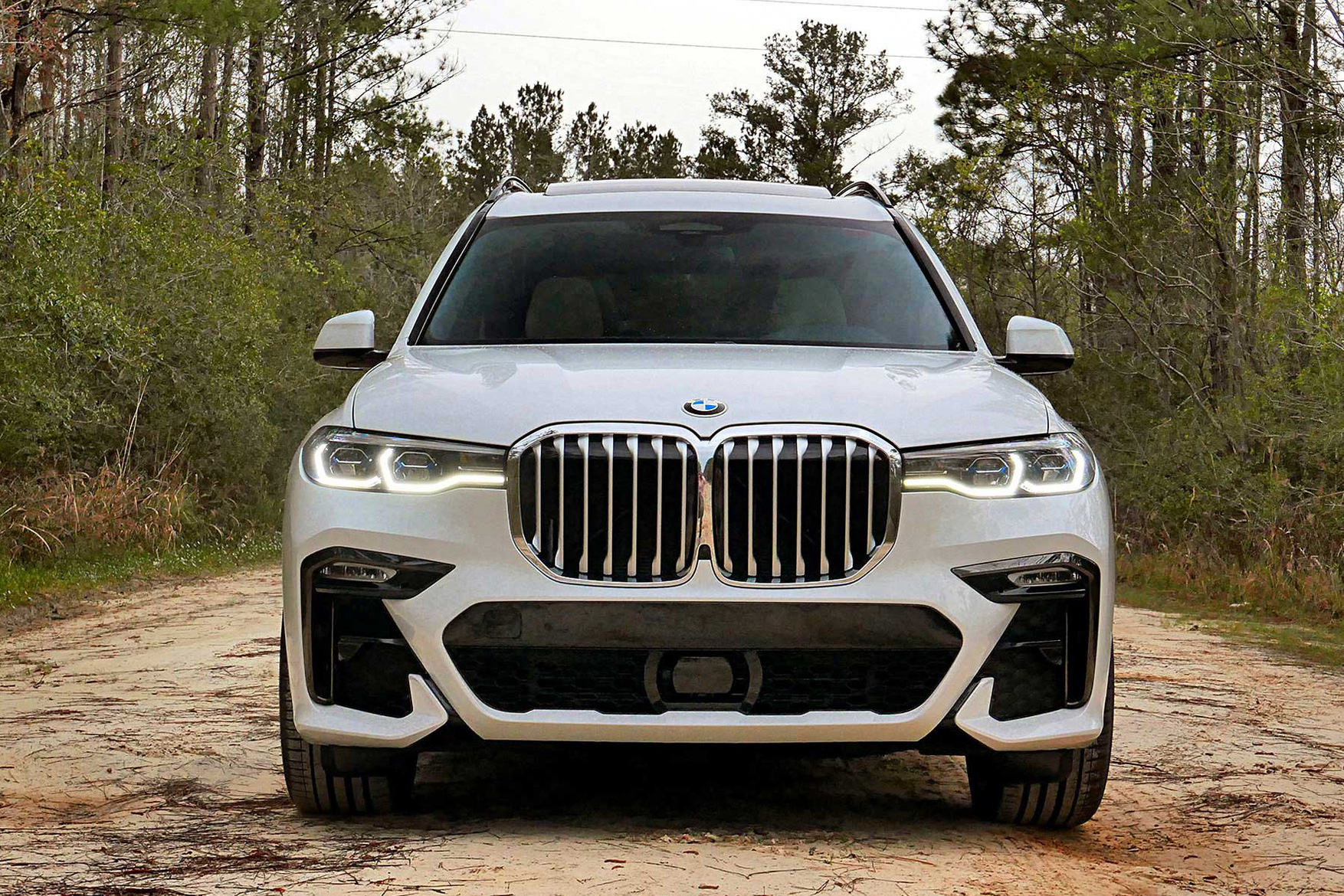 BMW X7 M Sport 2020 do THACO phân phối lộ giá hơn 5,8 tỷ đồng, rẻ sốc so với xe nhập ngoài - Ảnh 1.