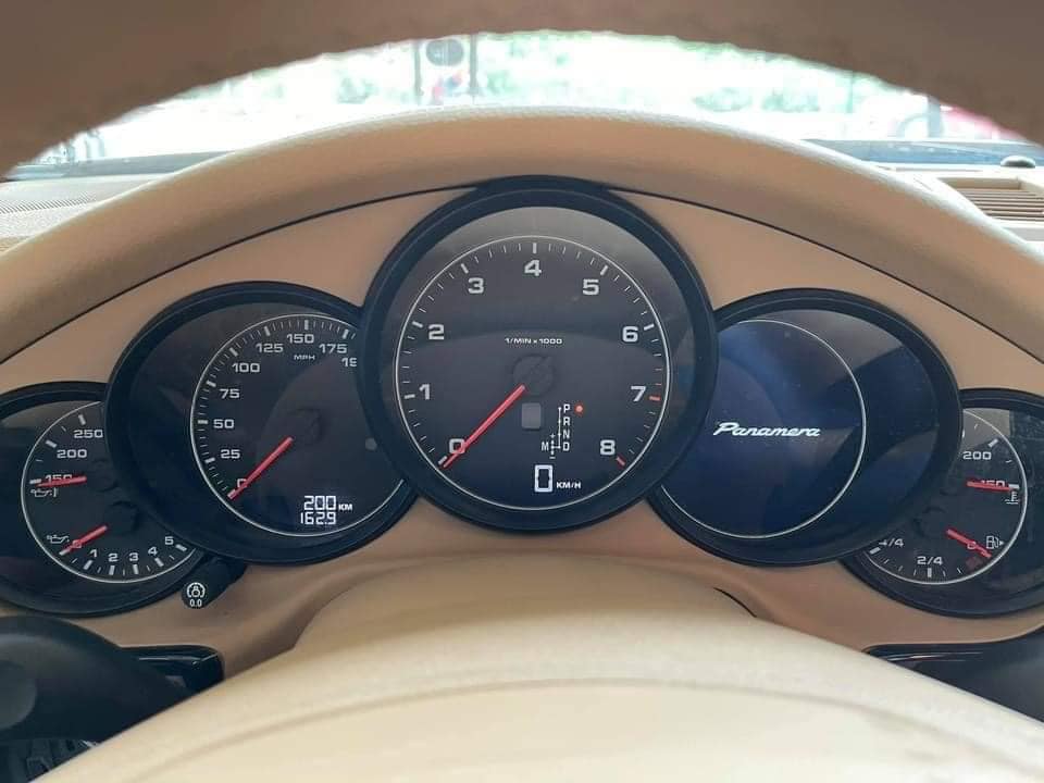 Mua Porsche Panamera 8 năm nhưng quên không chạy, đại gia Việt bán xe ODO 200km với giá chỉ 2,9 tỷ đồng - Ảnh 4.