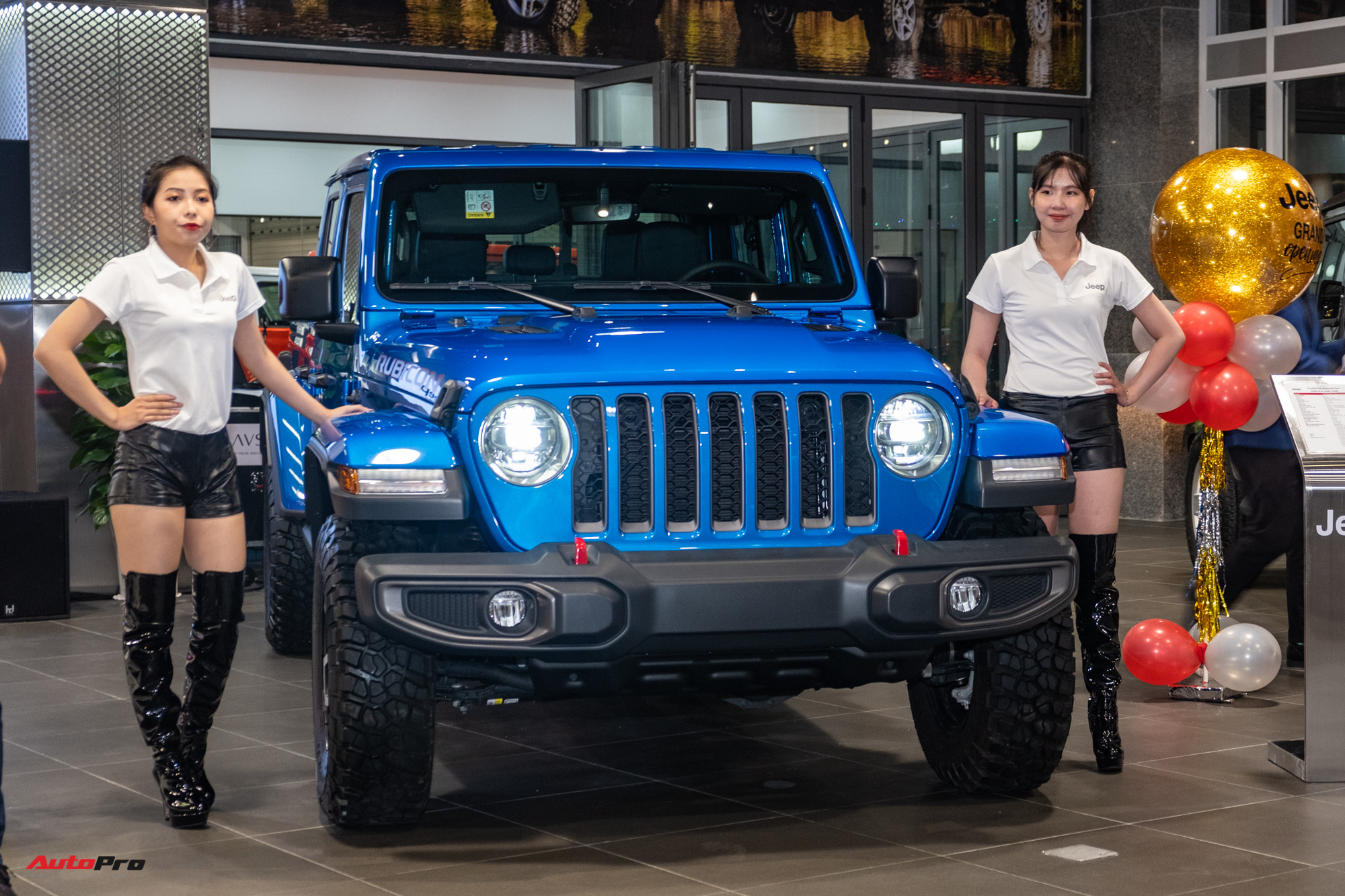 Jeep lần đầu tiên công bố giá bán xe tại Việt Nam, khởi điểm 2,948 tỷ đồng - Ảnh 3.