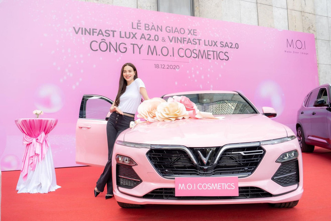 Hồ Ngọc Hà mua 1 lúc 4 xe VinFast và dàn xế sang siêu khủng trị giá hơn 60 tỷ qua tay - Ảnh 2.
