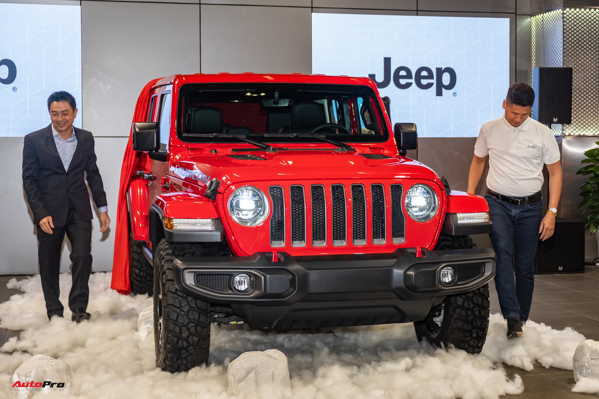 Jeep lần đầu tiên công bố giá bán xe tại Việt Nam, khởi điểm 2,948 tỷ đồng - Ảnh 2.