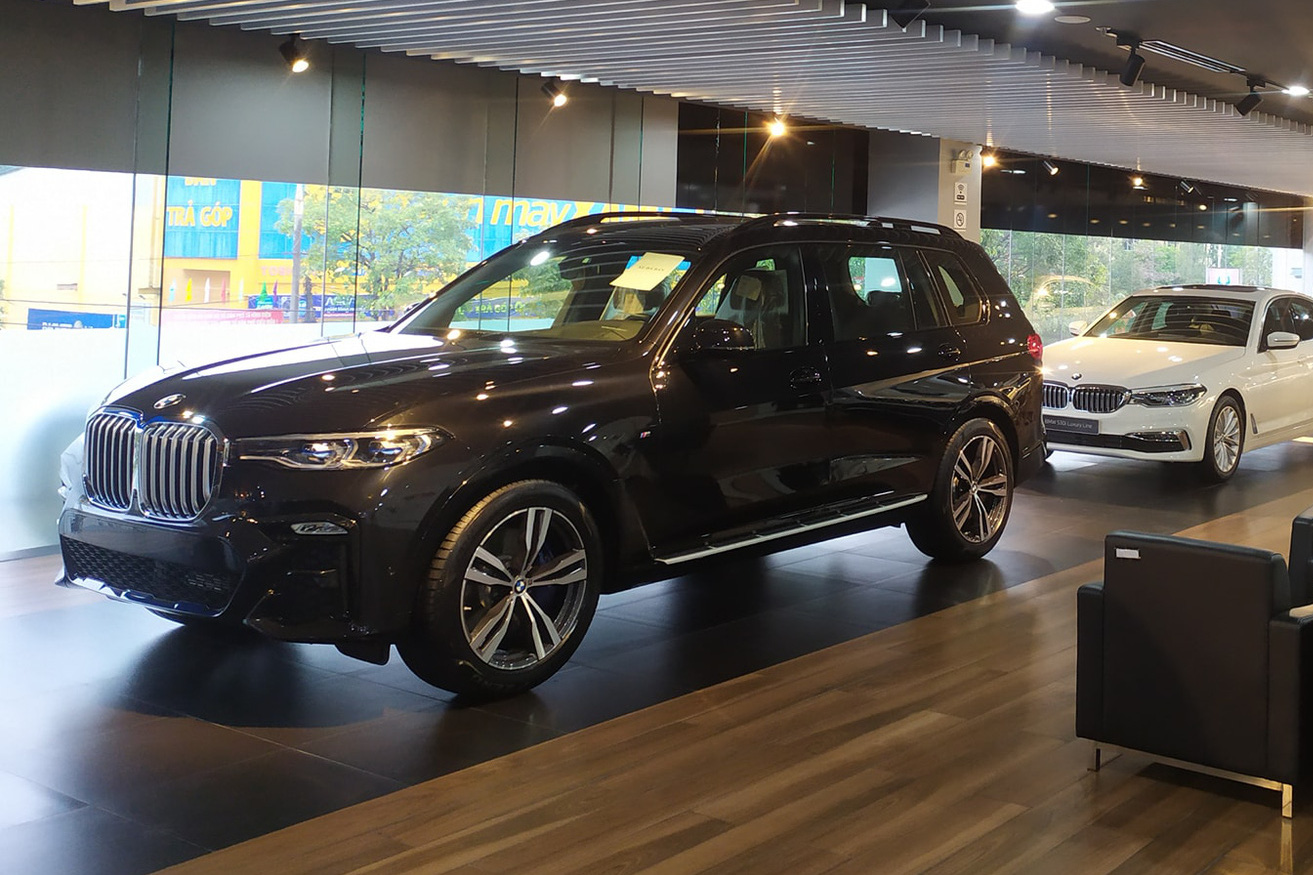 BMW X7 M Sport chính hãng về đại lý với giá thấp kỷ lục hơn 5,8 tỷ đồng, trang bị trên xe là điều đáng chú ý - Ảnh 1.