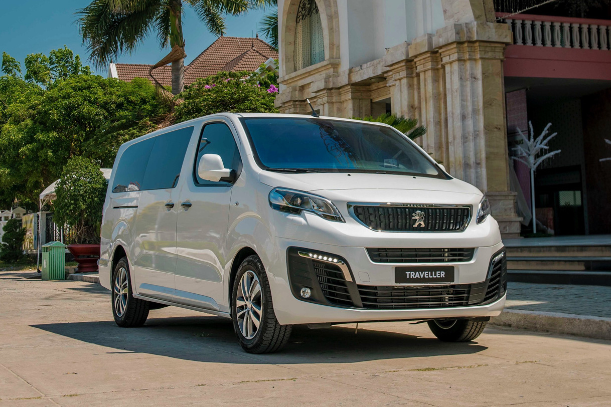 Peugeot Traveller giảm giá 70 triệu đồng còn tiệm cận Kia Sedona, quyết ‘vợt’ khách những ngày cuối năm - Ảnh 1.