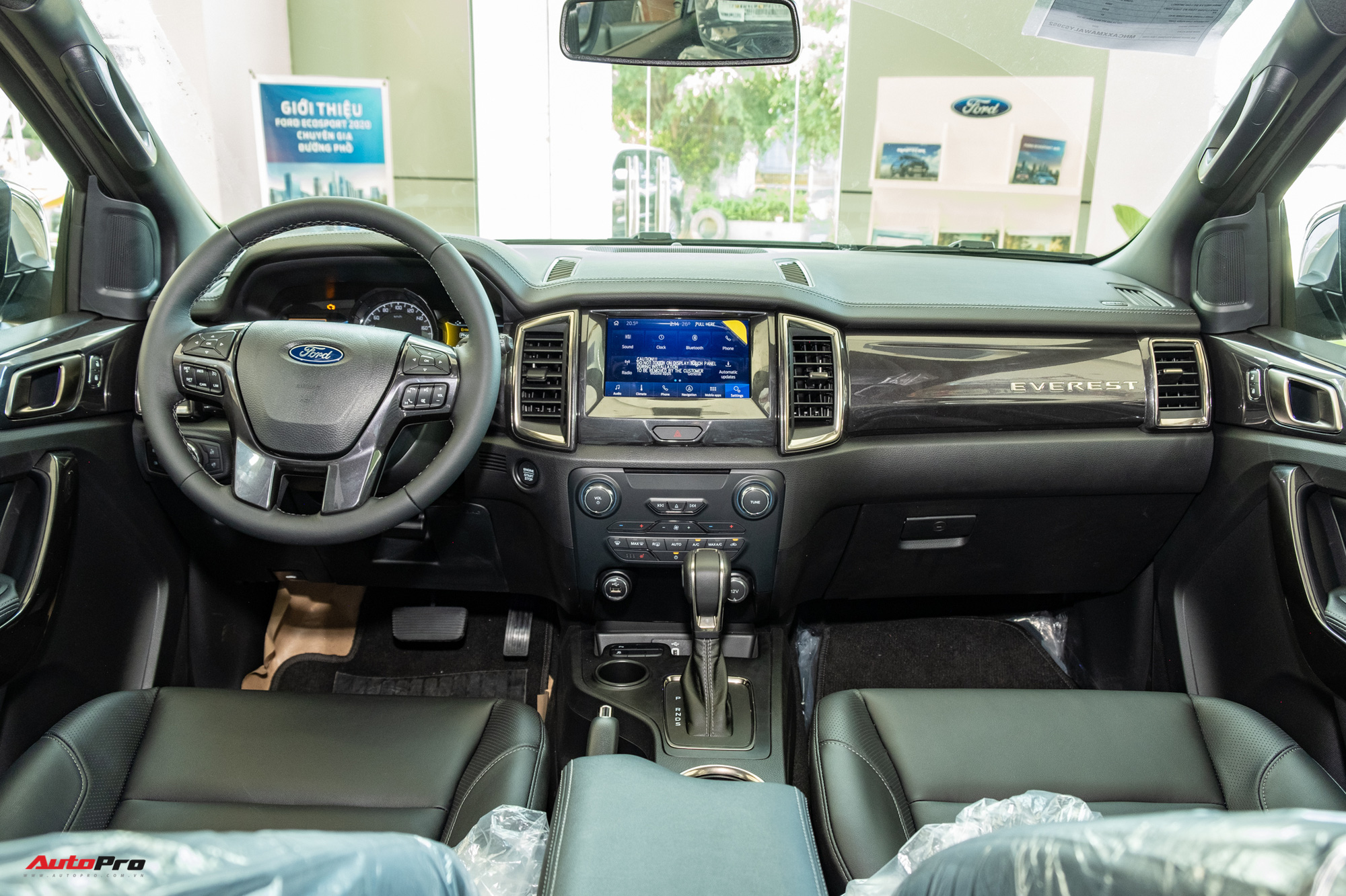 Ford Everest 2021 giảm kỷ lục 110 triệu đồng tại đại lý - Quyết đấu Toyota Fortuner và Hyundai Santa Fe - Ảnh 4.