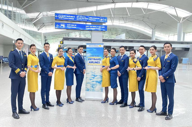 Cận cảnh máy bay đầu tiên và dàn tiếp viên của Vietravel Airlines ở sân bay Tân Sơn Nhất  - Ảnh 11.