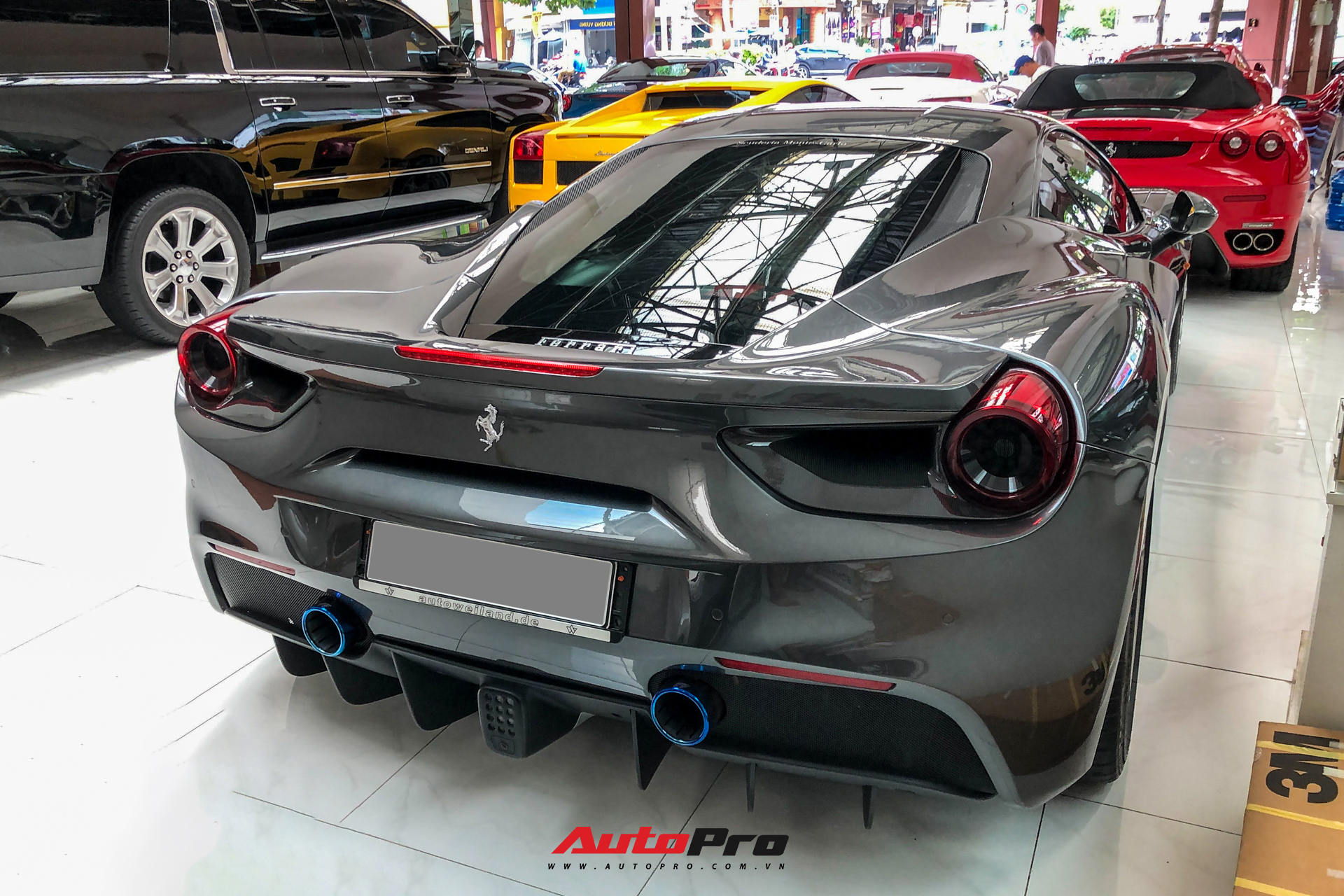 Ferrari 488 GTB đầu tiên Việt Nam tháo biển, chờ về tay chủ mới sau đời chủ ở Hải Phòng với hàng loạt xe khủng  - Ảnh 7.