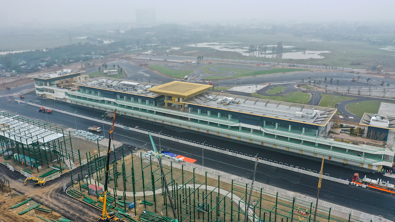 Đường đua F1 Hà Nội đã hoàn thành nhiều hạng mục, chuẩn bị đón những tay đua hàng đầu thế giới - Ảnh 1.