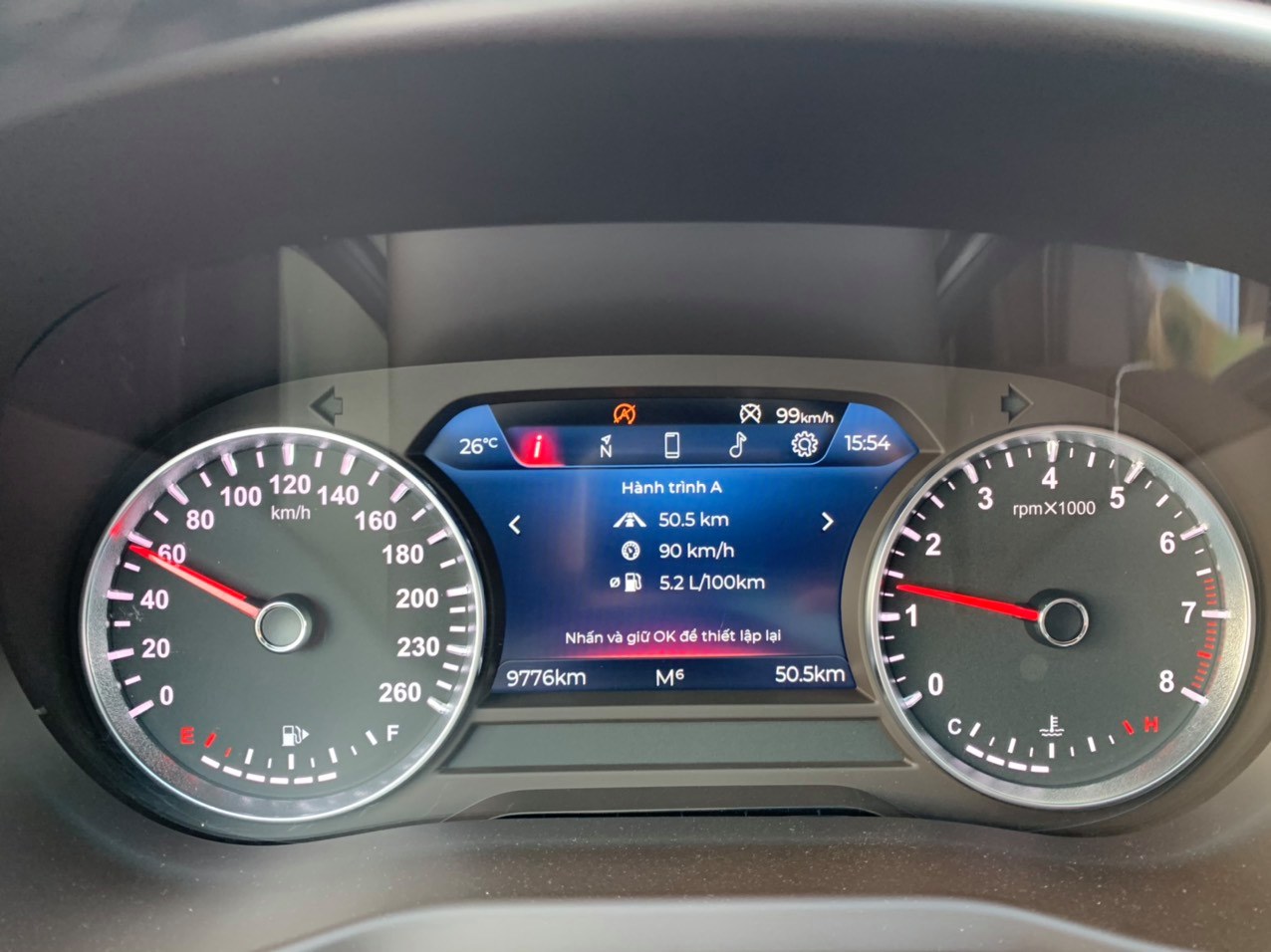 Giá xe VinFast Lux A2.0 chạy lướt hạ nhiệt, xe mới mua 3 tháng bán rẻ ngang Toyota Altis 2020 - Ảnh 3.