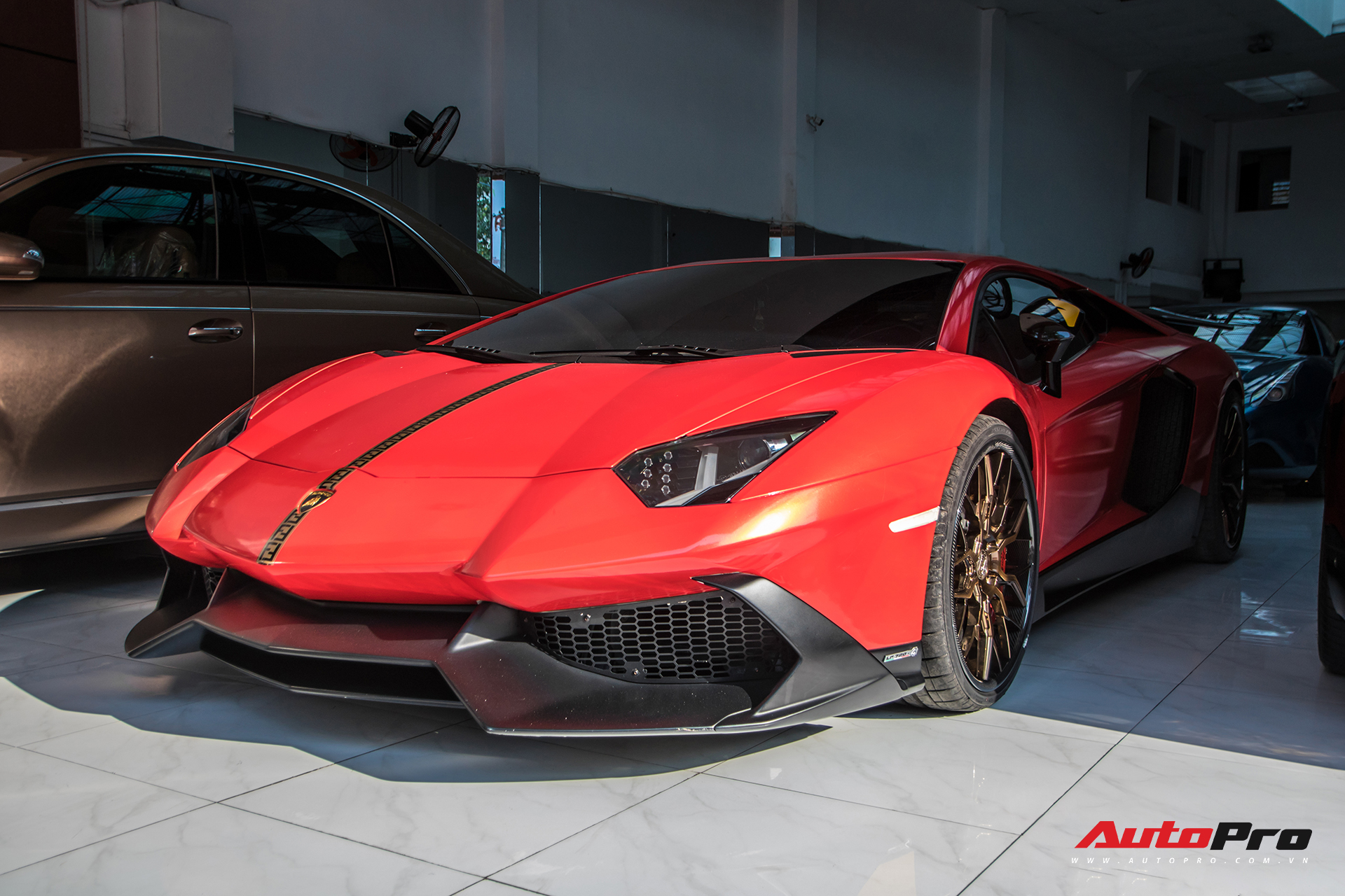 Lamborghini Aventador độ bản 50 năm của đại gia Bạc Liêu tái xuất Sài Gòn  với nhiều chi tiết mới