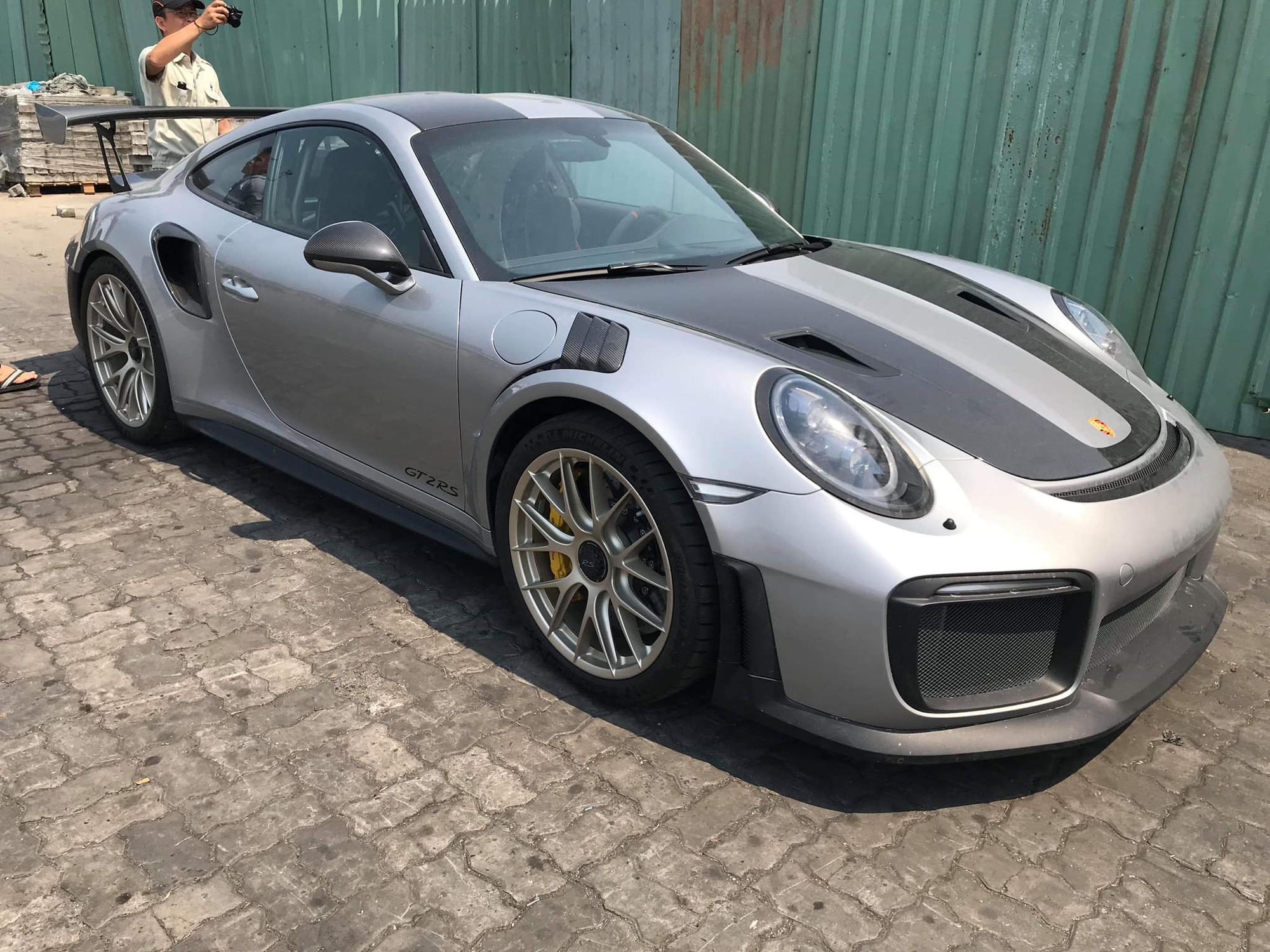 Khui công Porsche 911 GT2 RS thứ 4 về Việt Nam: Diện mạo gần giống xe trùm  cà phê Đặng Lê Nguyên Vũ, gói nâng cấp giá tiền tỷ