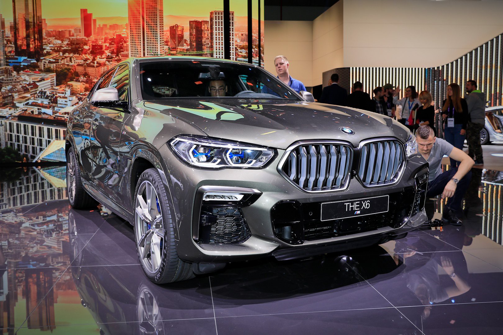 Đại lý bắt đầu nhận đặt cọc BMW X6 2020 - sức ép lớn cho Mercedes-Benz GLE Coupe tại Việt Nam - Ảnh 1.