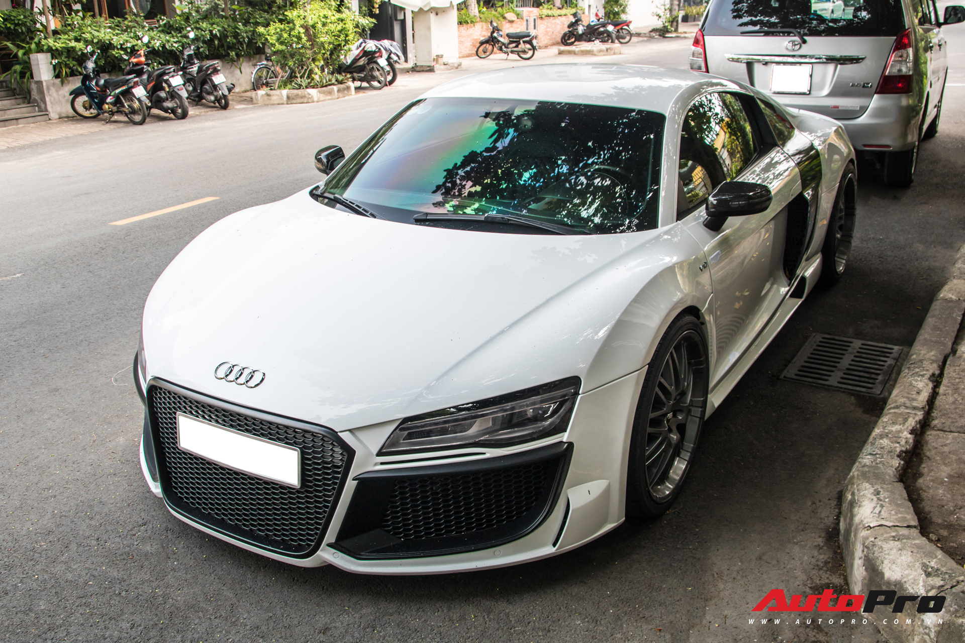 Đỉnh cao của độ xe là về zin, Audi R8 độ độc nhất Việt Nam trở về màu nguyên bản - Ảnh 1.