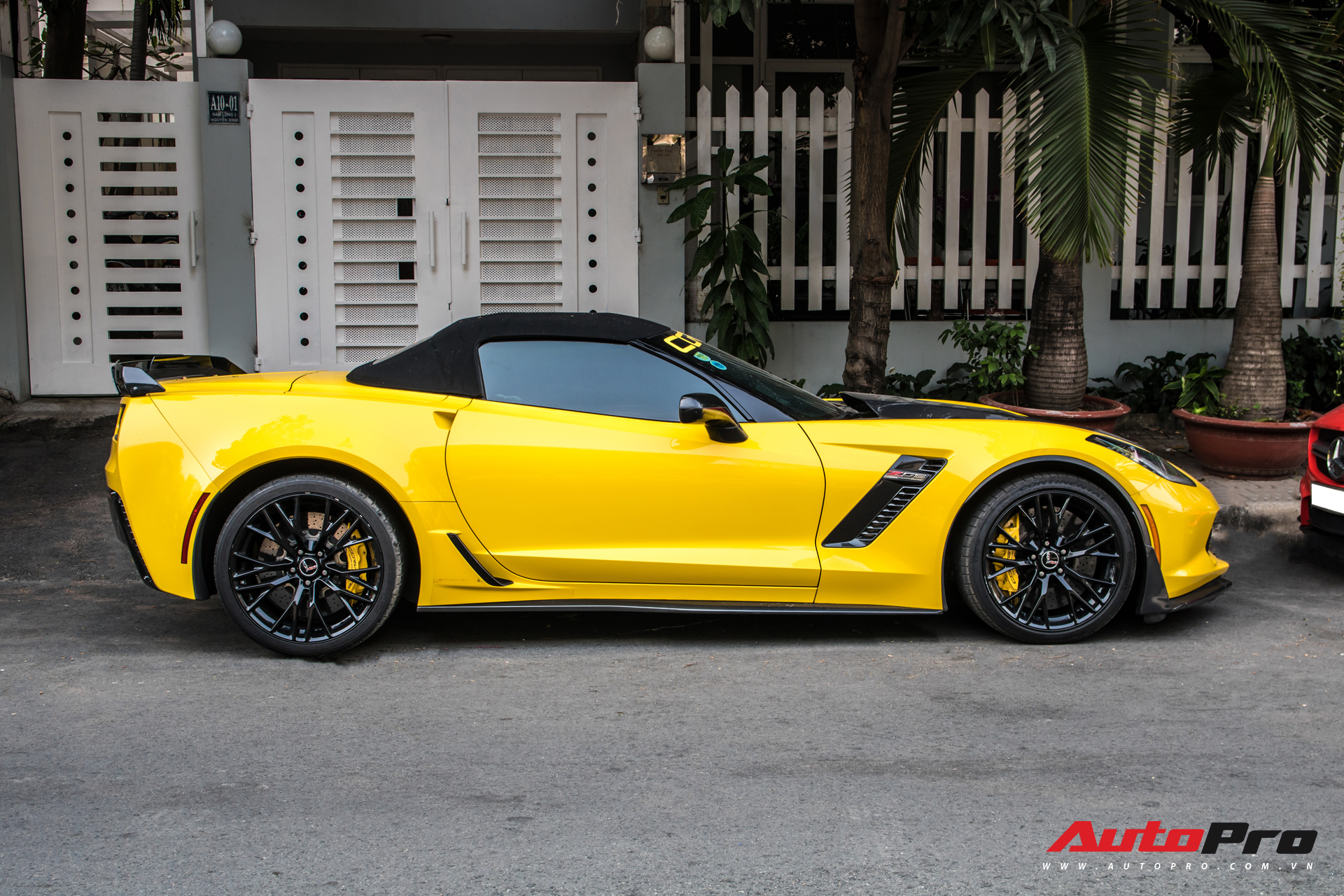 Chevrolet Corvette C7 Z06 Convertible độc nhất Việt Nam: Biển số gánh, lên đời với chi tiết mới lạ - Ảnh 1.