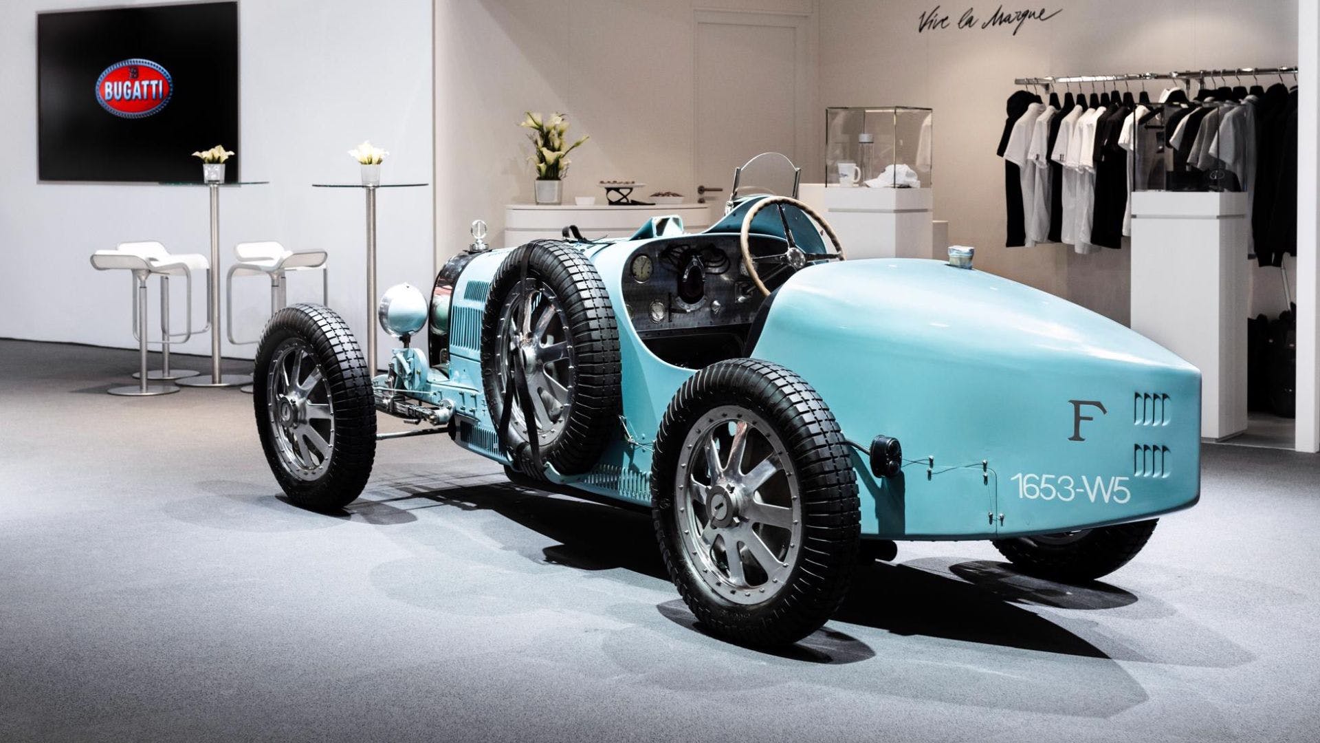 Muốn biết chiếc Bugatti trong garage hiện tại có phải hàng chính hãng không, hãy mang rất nhiều tiền tới hỏi chính thương hiệu Pháp! - Ảnh 1.
