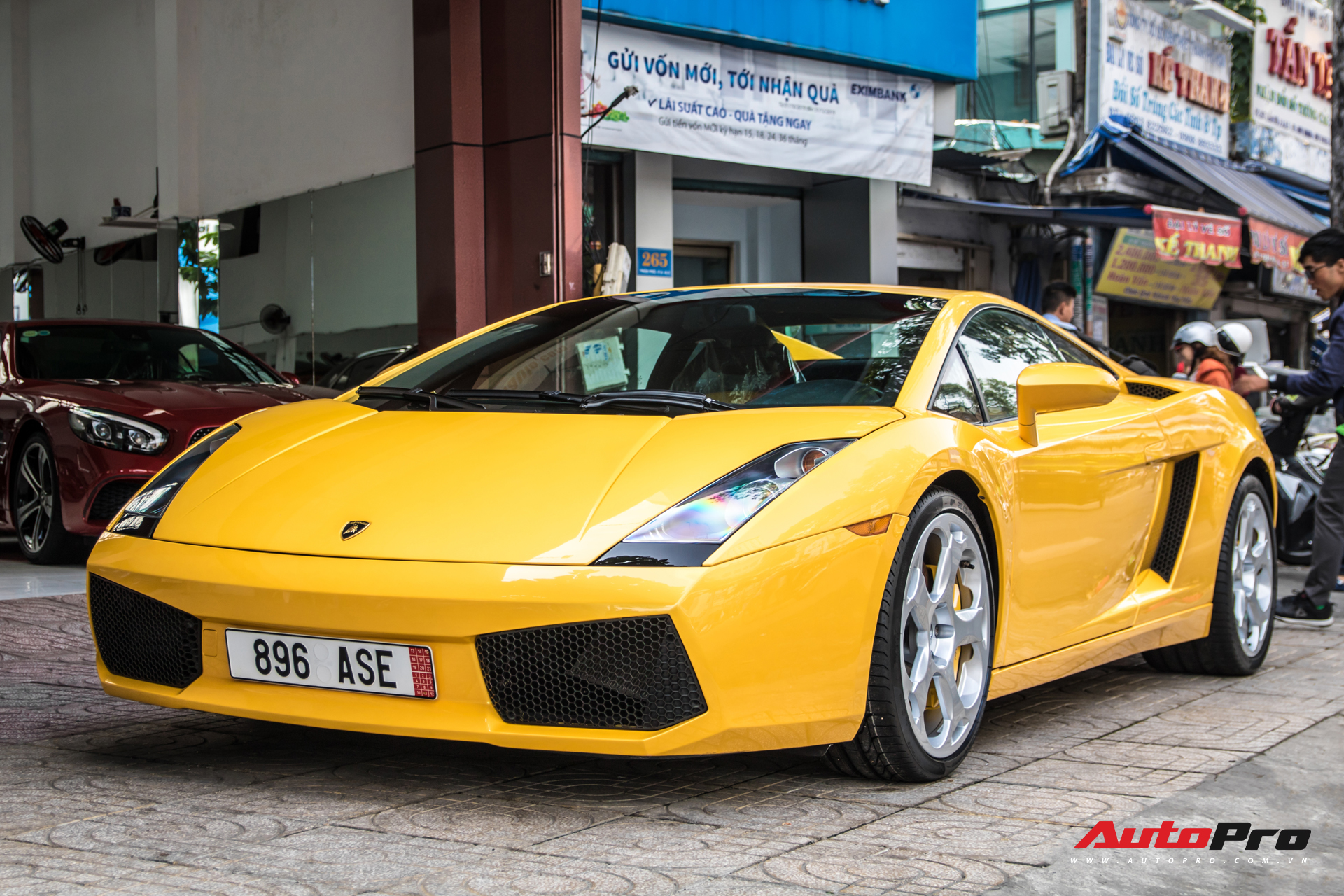 Lamborghini Gallardo từng gắn liền với tên tuổi Cường Đô-la bất ngờ xuất hiện trên phố Sài Gòn - Ảnh 1.