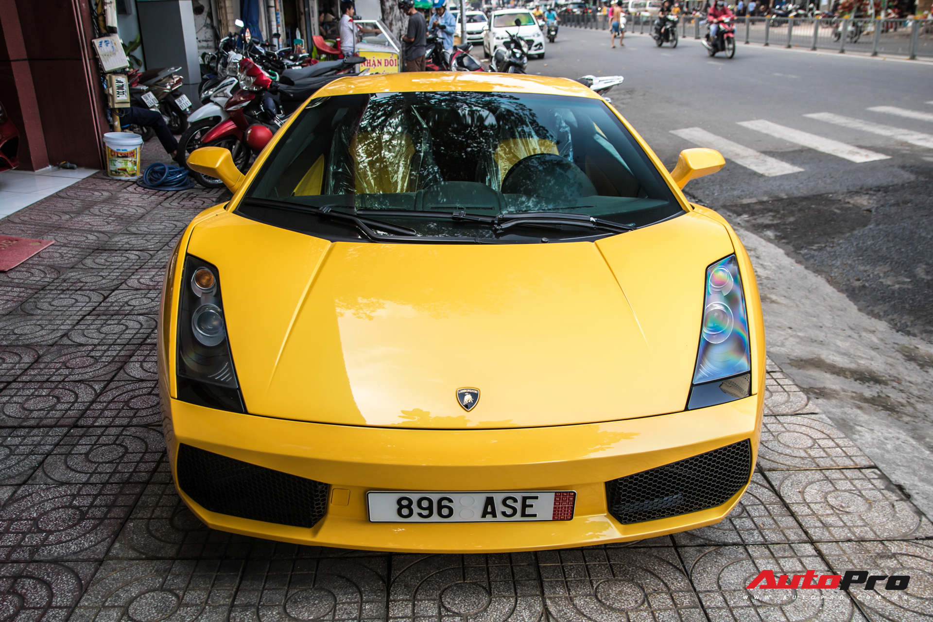 Lamborghini Gallardo từng gắn liền với tên tuổi Cường Đô-la bất ngờ xuất hiện trên phố Sài Gòn - Ảnh 5.
