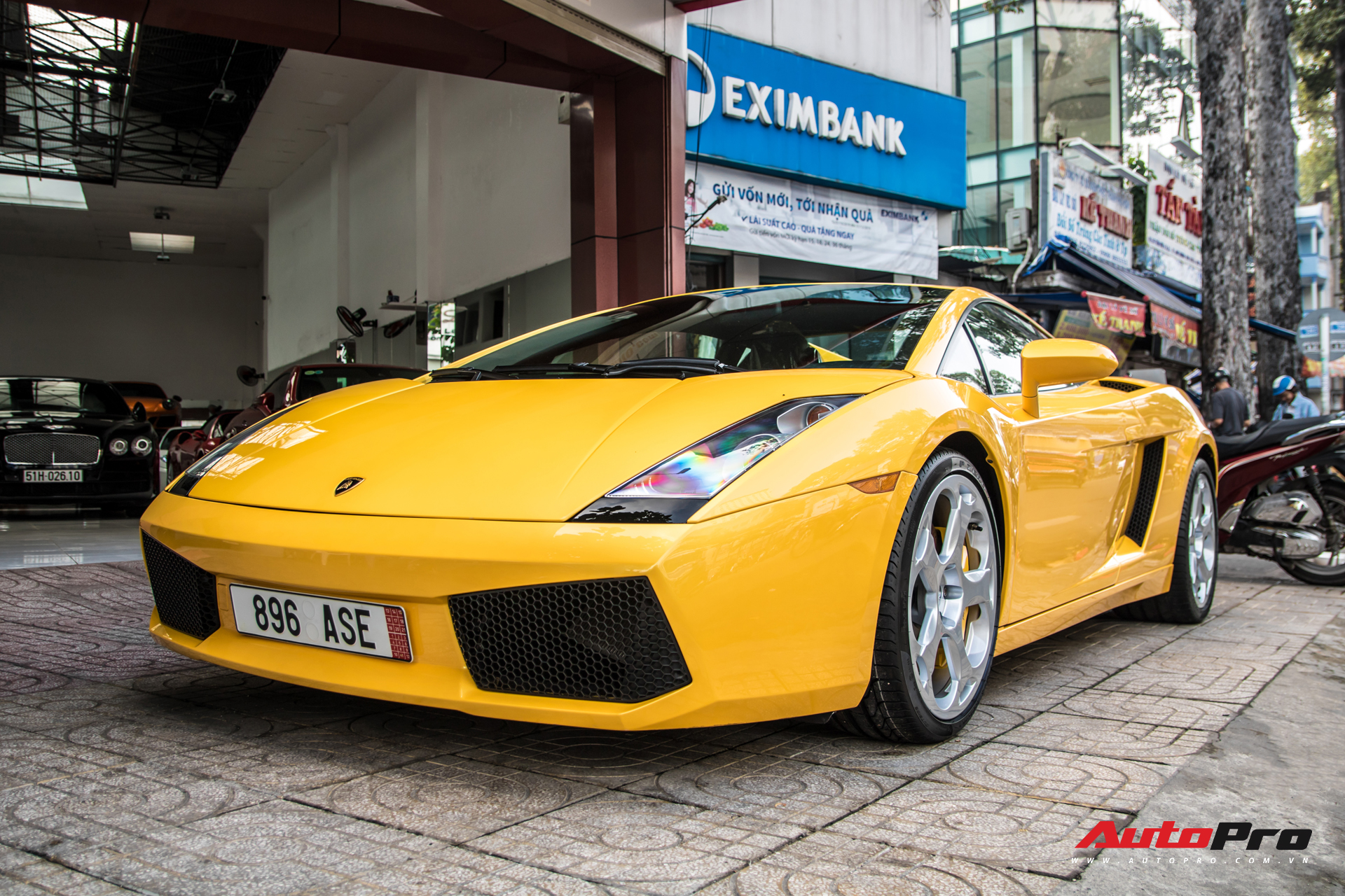 Lamborghini Gallardo từng gắn liền với tên tuổi Cường Đô-la bất ngờ xuất hiện trên phố Sài Gòn - Ảnh 8.
