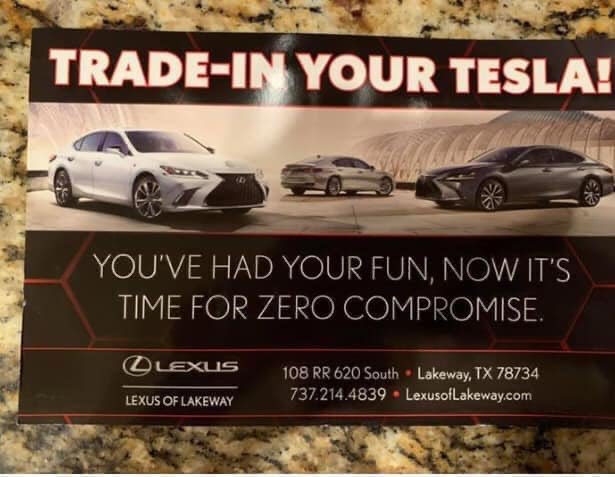 Đại lý Lexus gây bão khi bất chấp thủ đoạn chèo kéo khách hàng của đối thủ - Ảnh 1.