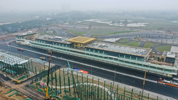 Chặng F1 Việt Nam bị hoãn để lại hậu quả kinh tế khổng lồ - Ảnh 1.