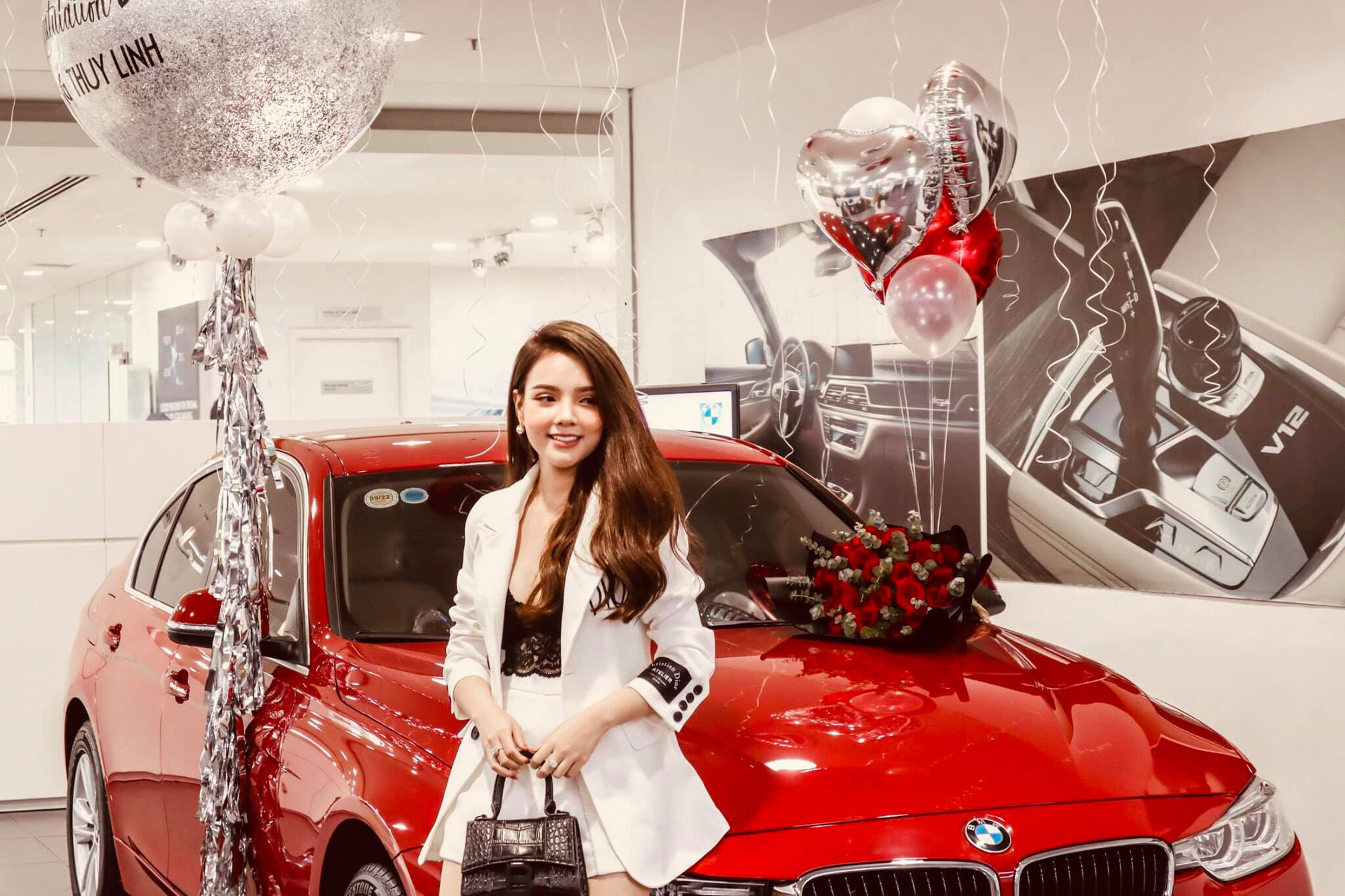 Hot girl Hà thành 19 tuổi sắm BMW 320i hơn 1,3 tỷ đồng, tuyên bố tự tặng bản thân trong thời gian tồi tệ nhất - Ảnh 4.