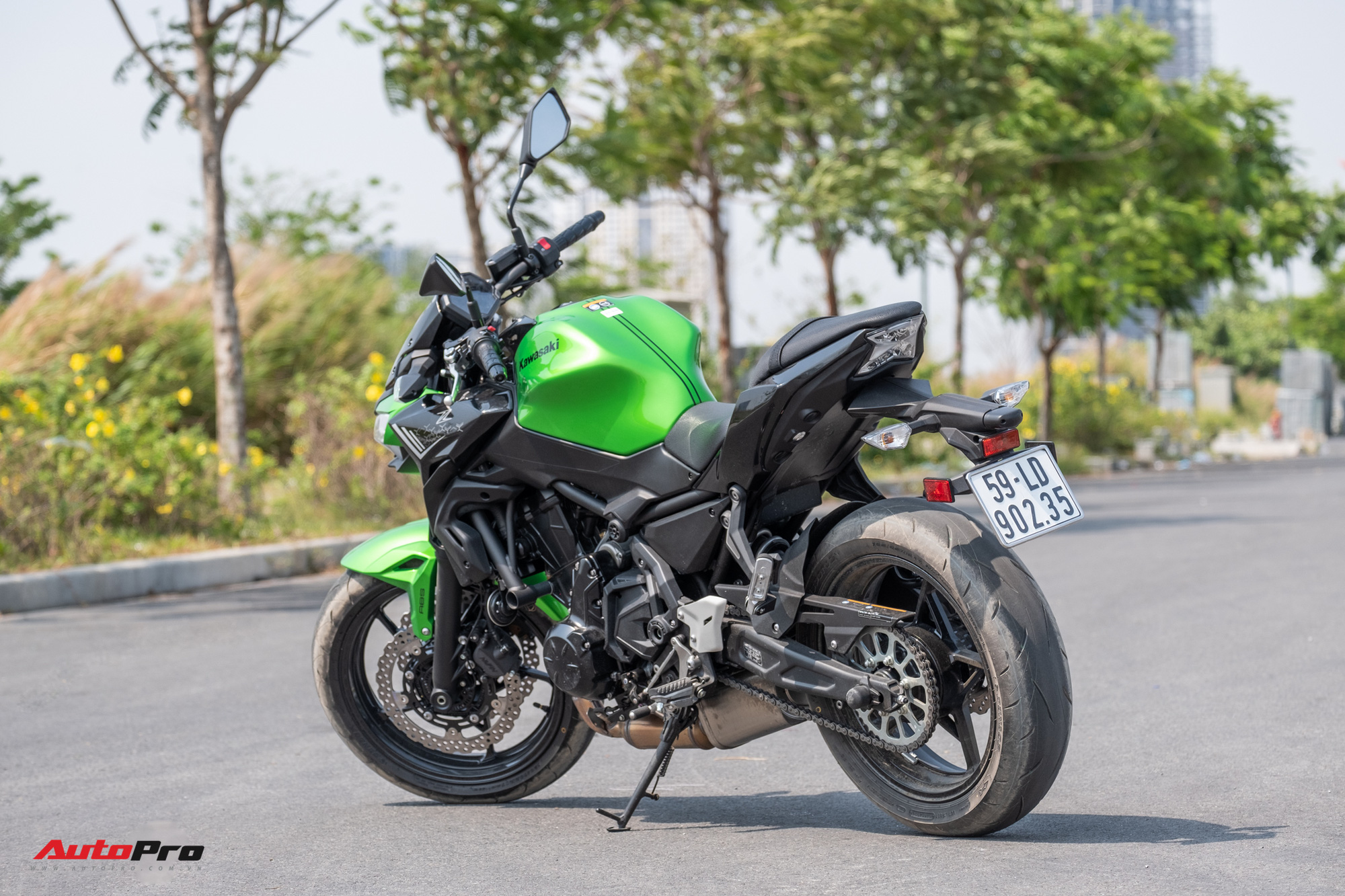 Đánh giá Kawasaki Z650: Naked bike cỡ trung đạt tiêu chí Ngon, bổ, nhưng tạm rẻ - Ảnh 7.