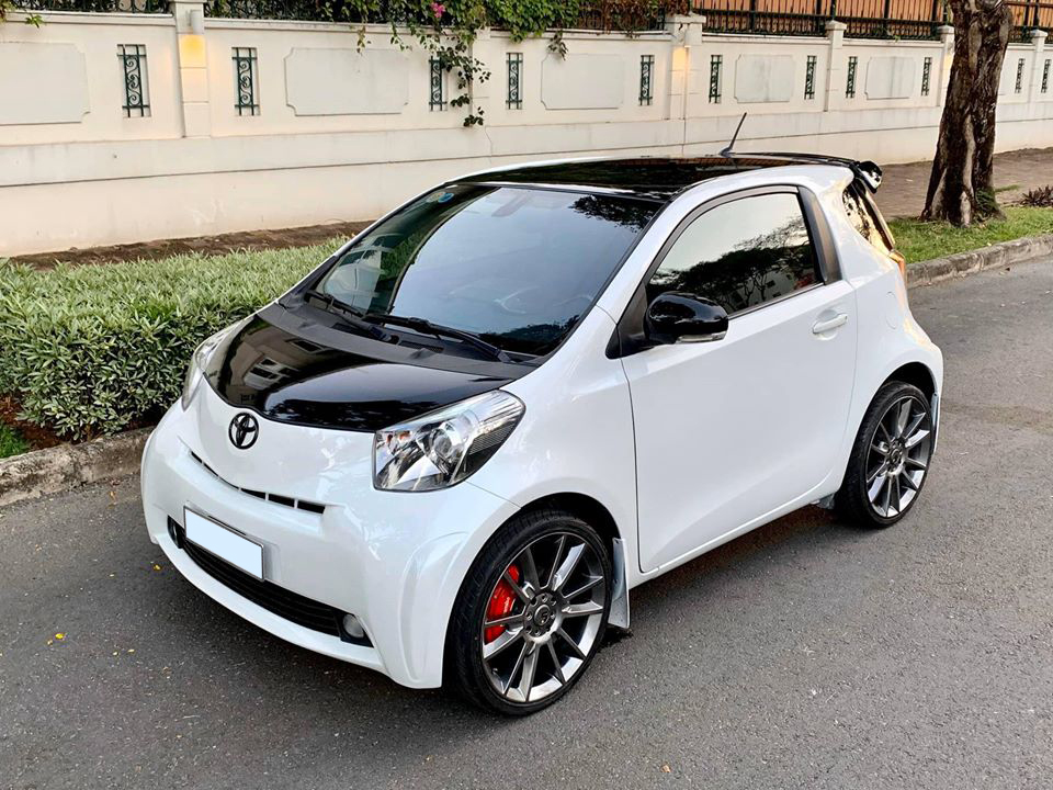 Ba đờ sốc trước Toyota IQ