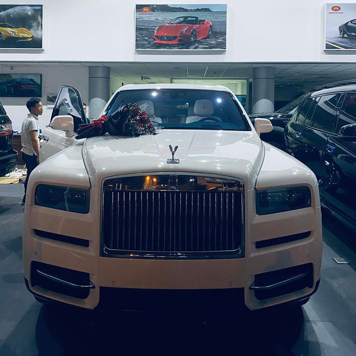 Rolls-Royce Cullinan mới nhất Việt Nam với nội thất độc bất ngờ xuất hiện tại Thái Nguyên, chi tiết biển số gây tò mò - Ảnh 3.