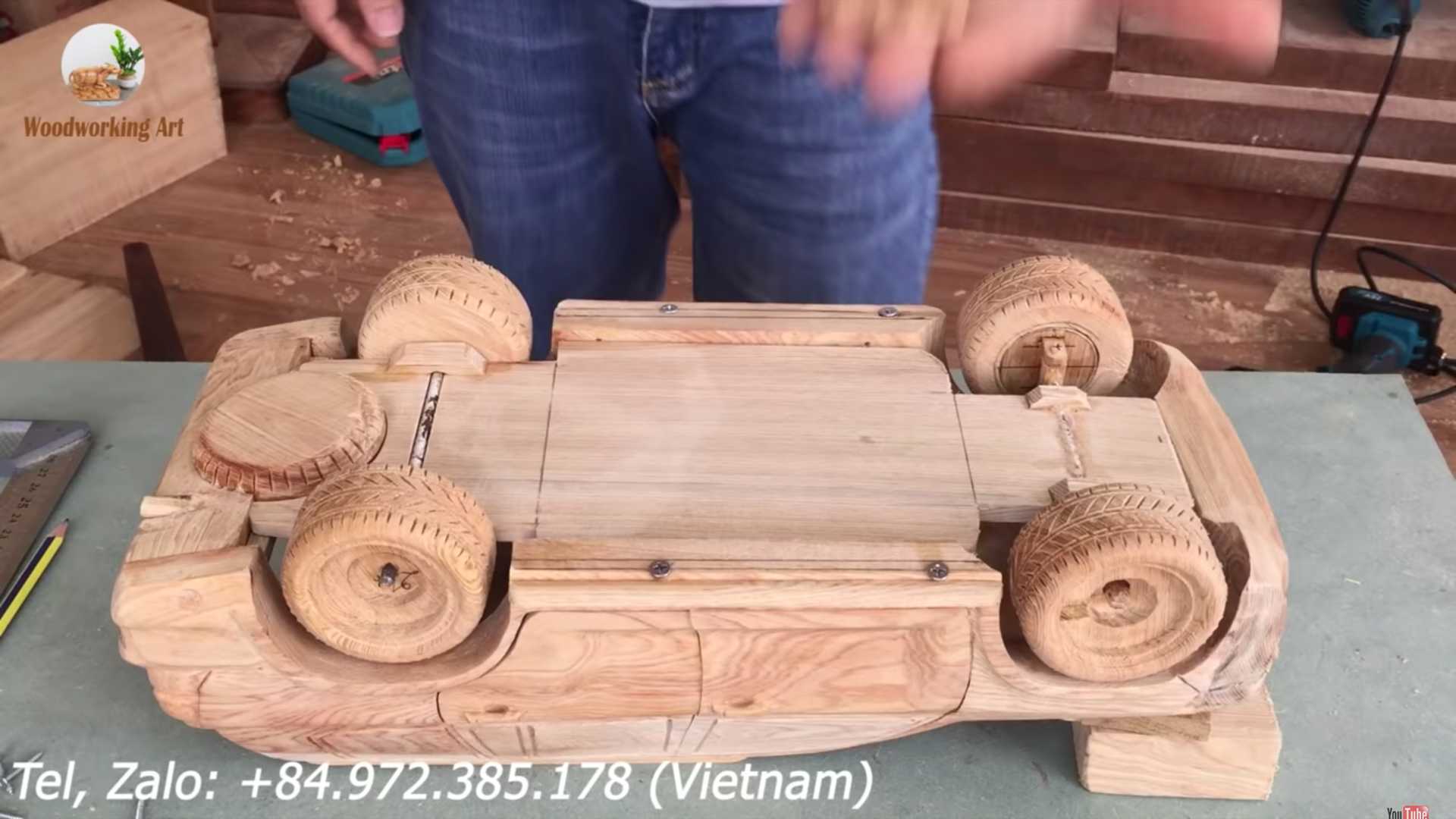 8 phút tua nhanh quá trình làm Toyota Land Cruiser bằng gỗ kỳ công của thợ mộc Việt Nam - Ảnh 2.
