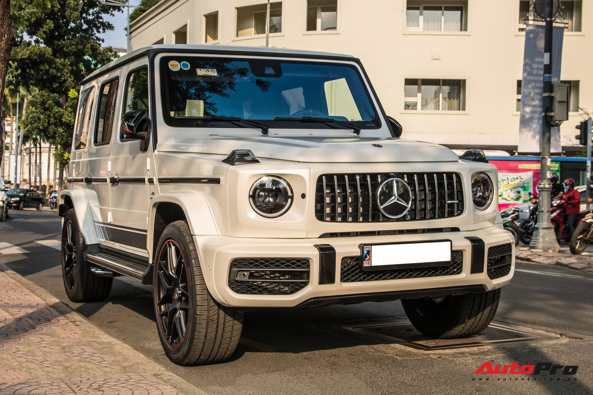 Thêm một chiếc Mercedes-AMG G 63 Edition 1 xuất hiện trên phố Sài Gòn, màu sắc dễ gây nhầm lẫn với xe Minh nhựa - Ảnh 5.