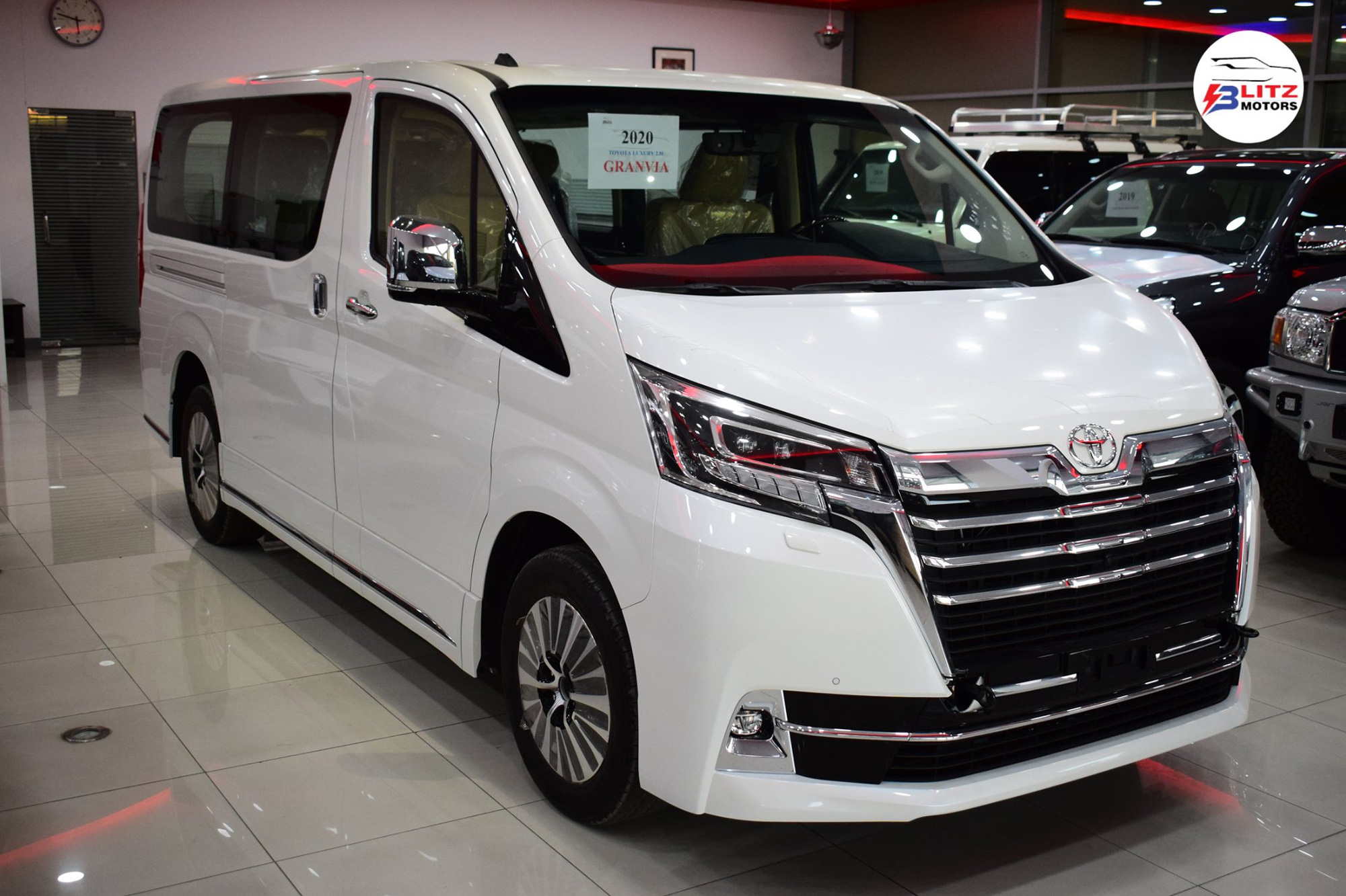 Toyota Granvia 2020 giá 3,072 tỷ đồng tại Việt Nam: MPV thương gia dự kiến ra mắt trong tháng 5 - Ảnh 2.