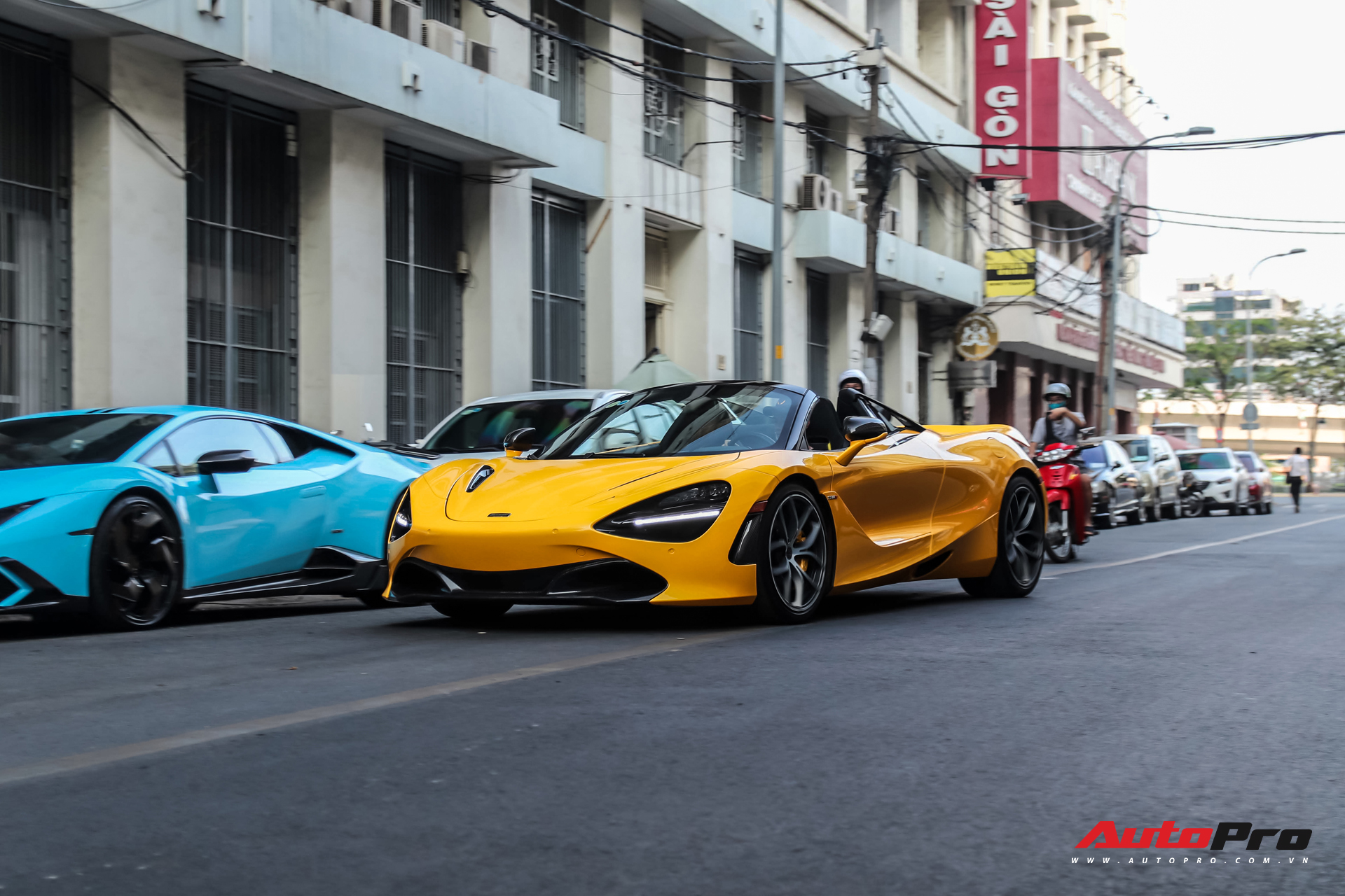 Đại gia Hứa Hà Phương mang McLaren 720S Spider ra phố lần đầu sau gần 1 tháng về nước - Ảnh 2.