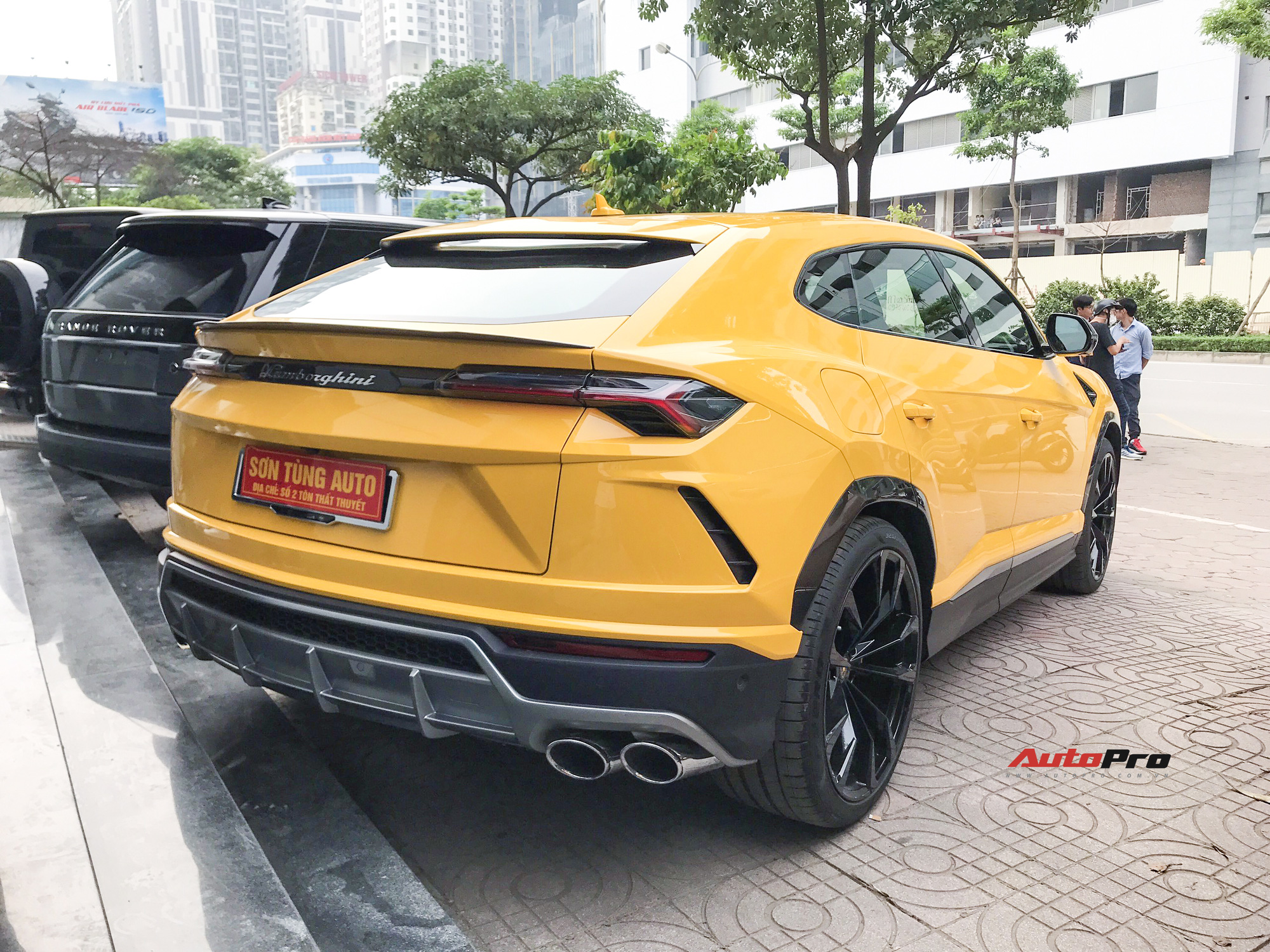 Bóc tách những điểm đặc biệt của Lamborghini Urus 4 chỗ đầu tiên Việt Nam - Ảnh 11.