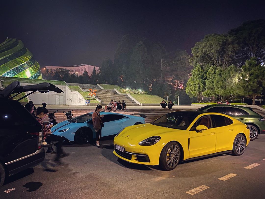 Ferrari 488 Spider độ Novitec bất ngờ xuất hiện tại Đà Lạt, hội ngộ cùng dàn xe tiền tỷ của giới nhà giàu Sài Gòn - Ảnh 4.