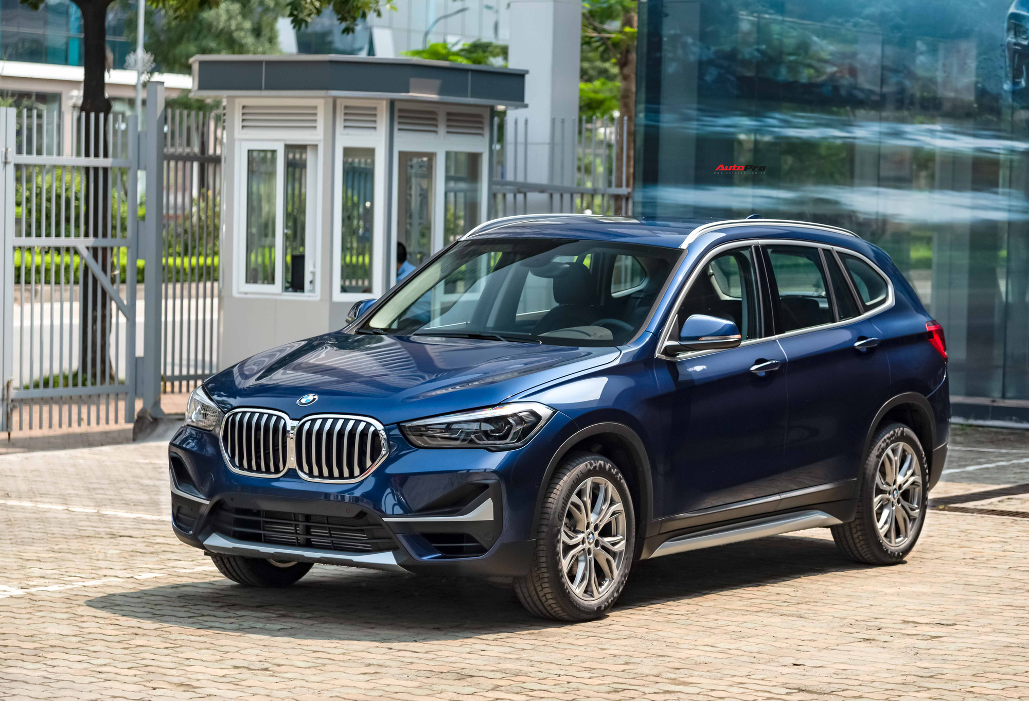 Chi tiết BMW X1 2020 giá 1,859 tỷ đồng tại Việt Nam - đe doạ Mercedes-Benz GLA và Audi Q3 - Ảnh 1.