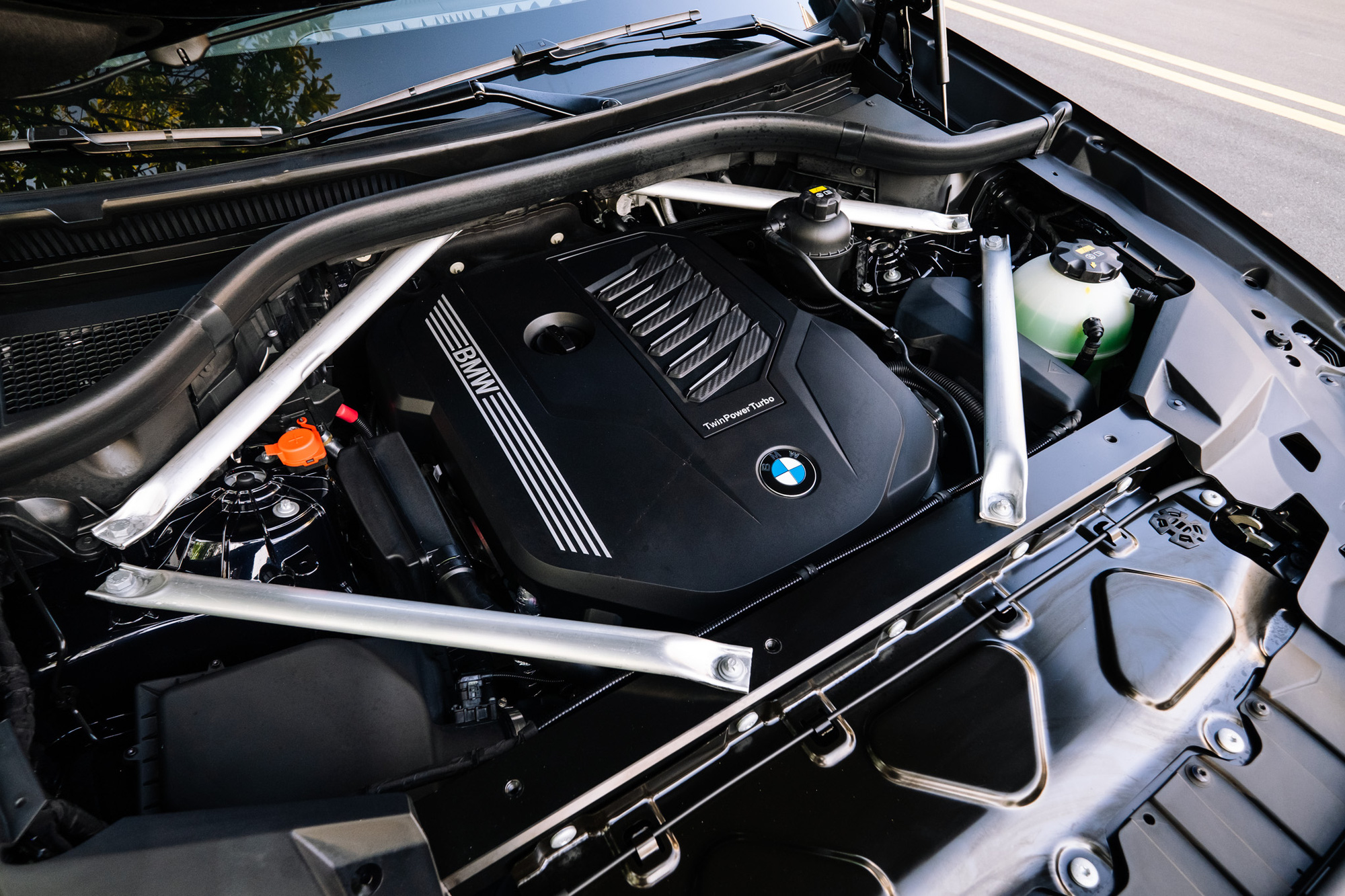 Xe chơi BMW X6 2020 giá hơn 4,8 tỷ đồng tại Việt Nam: Cao hơn đời cũ gần 1 tỷ đồng, tham vọng đối đầu Mercedes GLE Coupe - Ảnh 3.