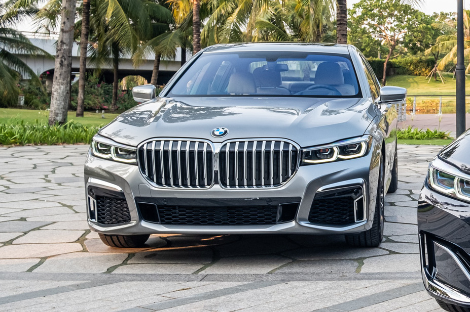 BMW X7 2021 giá lăn bánh 42023 TSKT đánh giá chi tiết